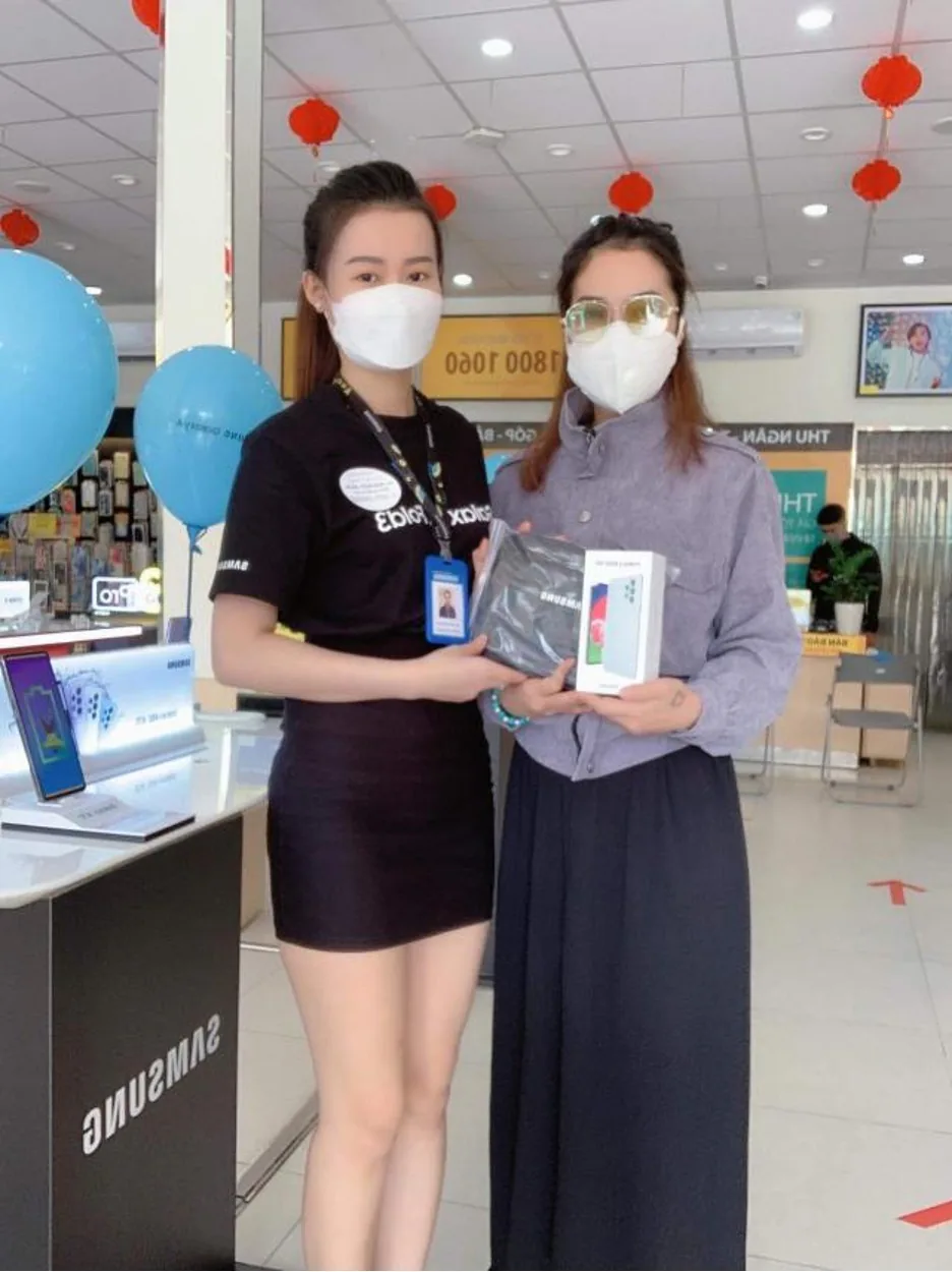 Samsung đã trao tận tay Galaxy A52s 5G đến người dùng đặt trước