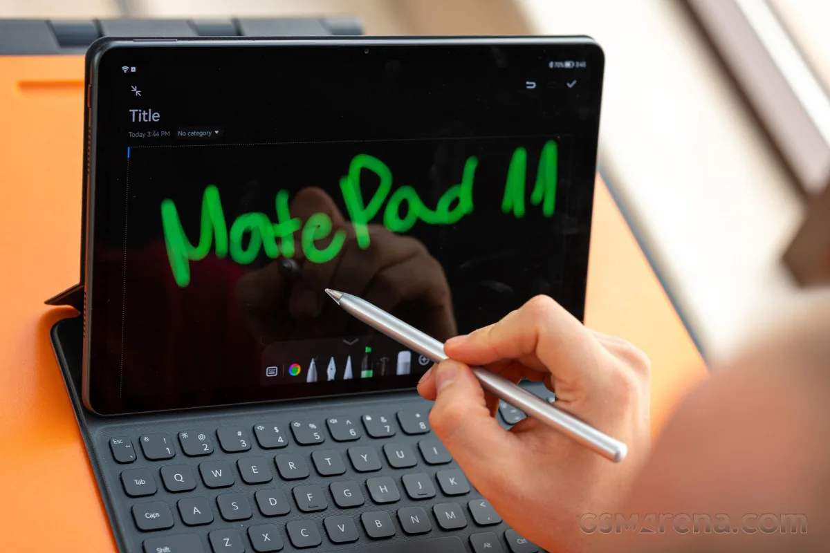 So sánh Huawei MatePad 11 với Samsung Galaxy Tab S7: Đâu là tablet Android làm việc và giải trí tốt nhất dịp cuối năm
