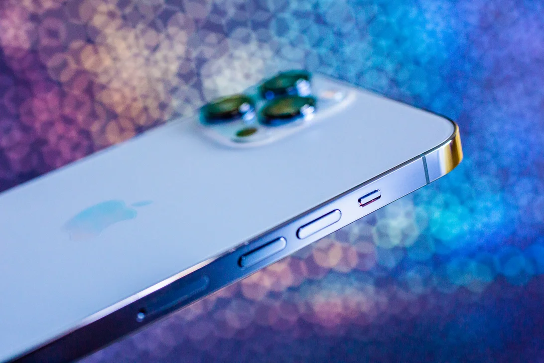 Các thành phần của iPhone 13 Pro có giá ước chừng là 570 USD