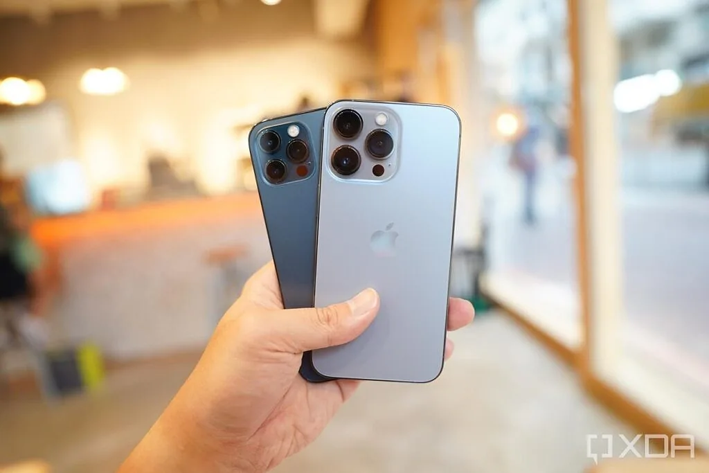 Cùng xem loạt ảnh iPhone 13 Pro với màu xanh Sierra Blue mới đẹp mắt