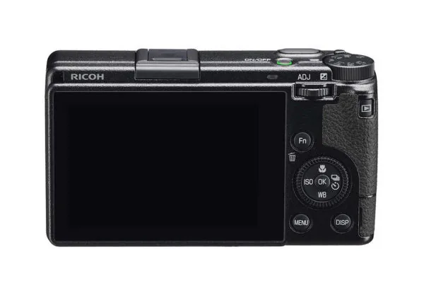Ricoh ra mắt máy ảnh GR IIIx với ống kính mới và cảm biến ảnh được cải tiến