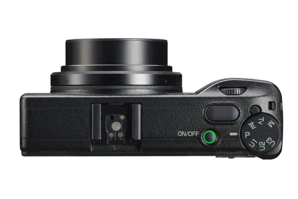Ricoh ra mắt máy ảnh GR IIIx với ống kính mới và cảm biến ảnh được cải tiến