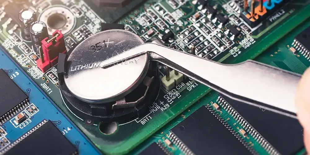 Vệ sinh mainboard bằng nước, tưởng đùa mà thật nhưng vẫn cần lưu ý những điều sau