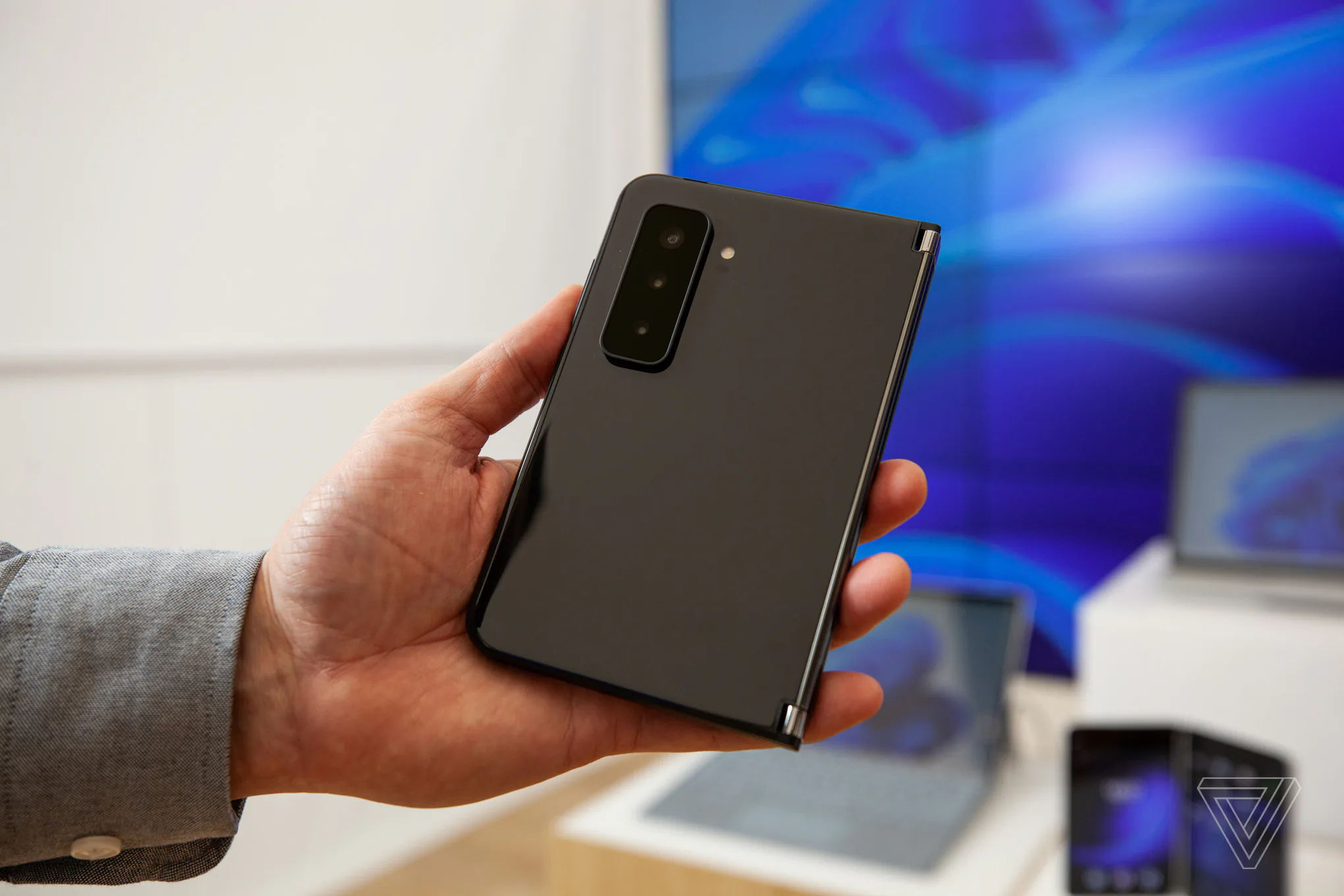 Microsoft ra mắt Surface Duo 2 mới với màn hình 90Hz, nâng cấp camera cùng chip Snapdragon 888