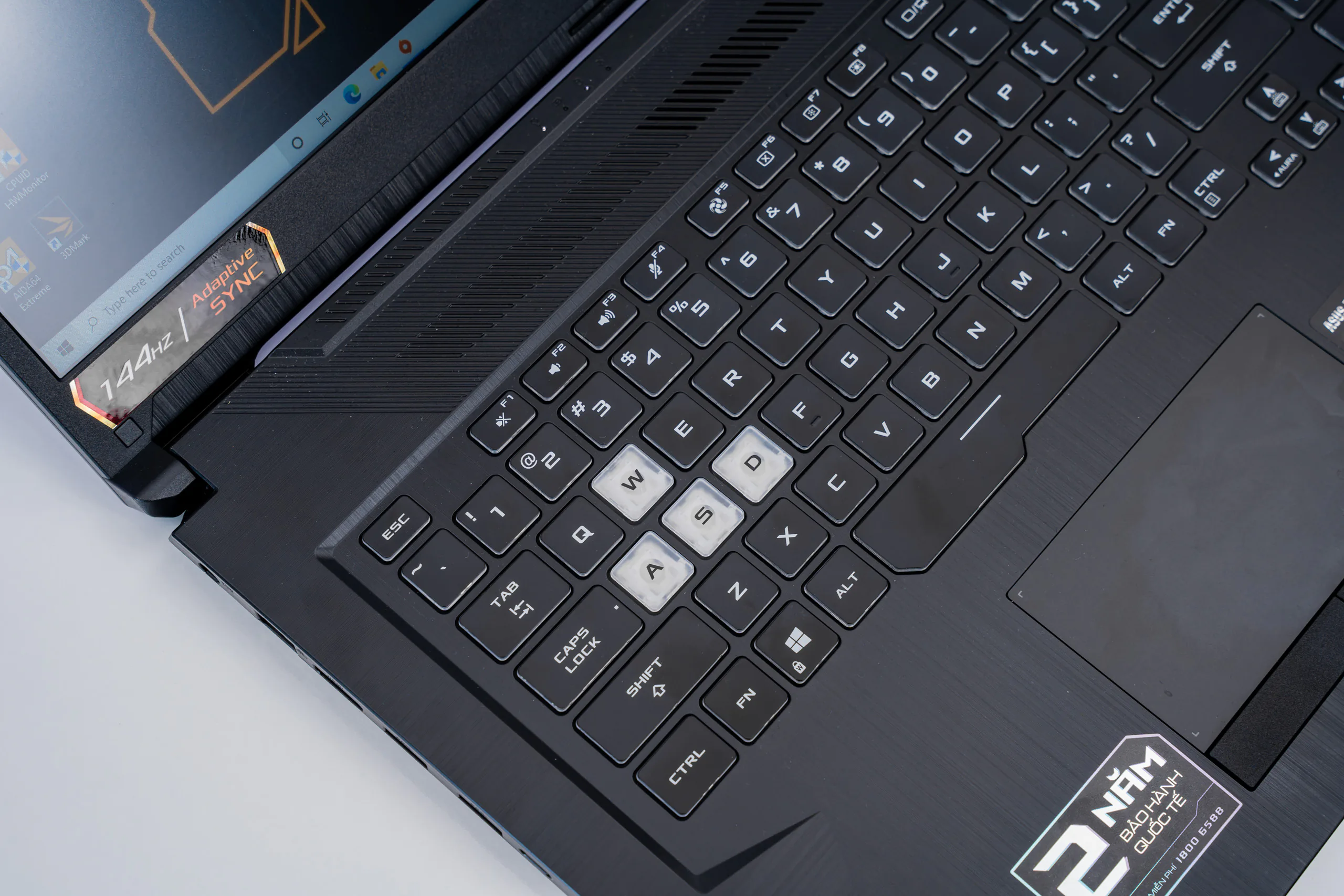 Trên tay laptop ASUS TUF Gaming F17 FX706HC thiết kế độc đáo, cấu hình mạnh mẽ