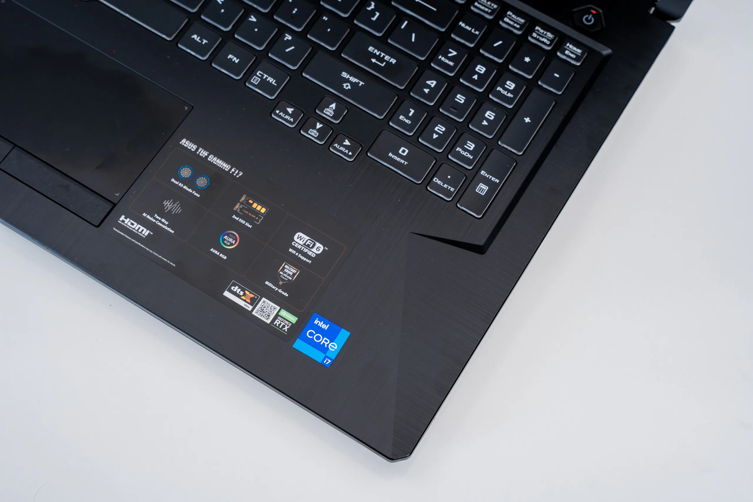 Trên tay laptop ASUS TUF Gaming F17 FX706HC thiết kế độc đáo, cấu hình mạnh mẽ