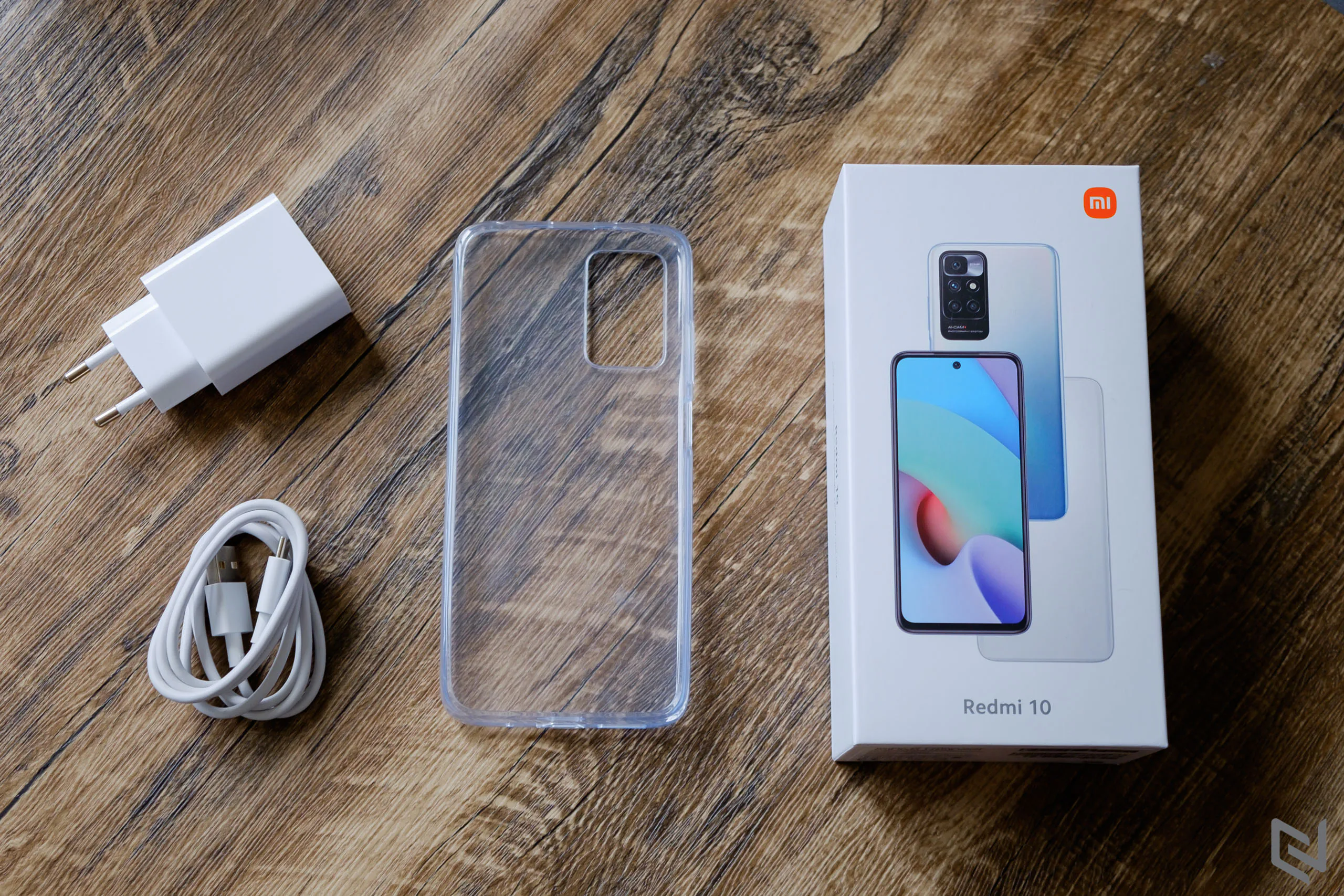 Mở hộp Xiaomi Redmi 10: Mặt lưng sang xịn mịn, camera 50MP cao cấp