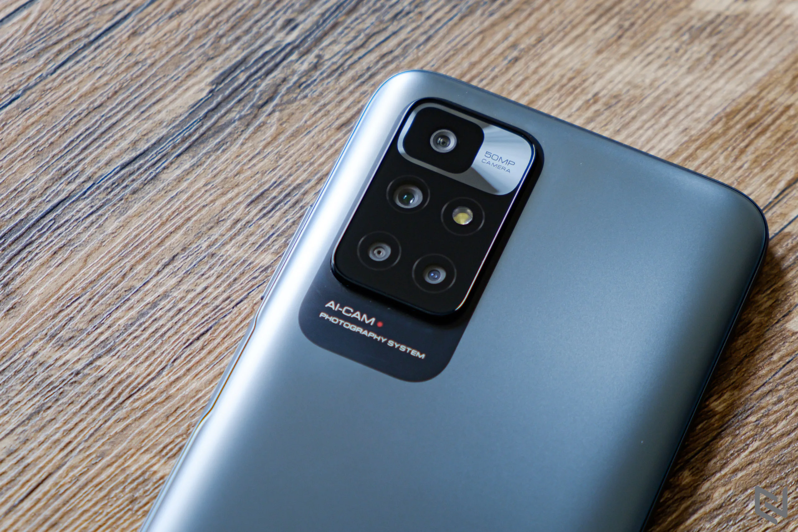 Mở hộp Xiaomi Redmi 10: Mặt lưng sang xịn mịn, camera 50MP cao cấp