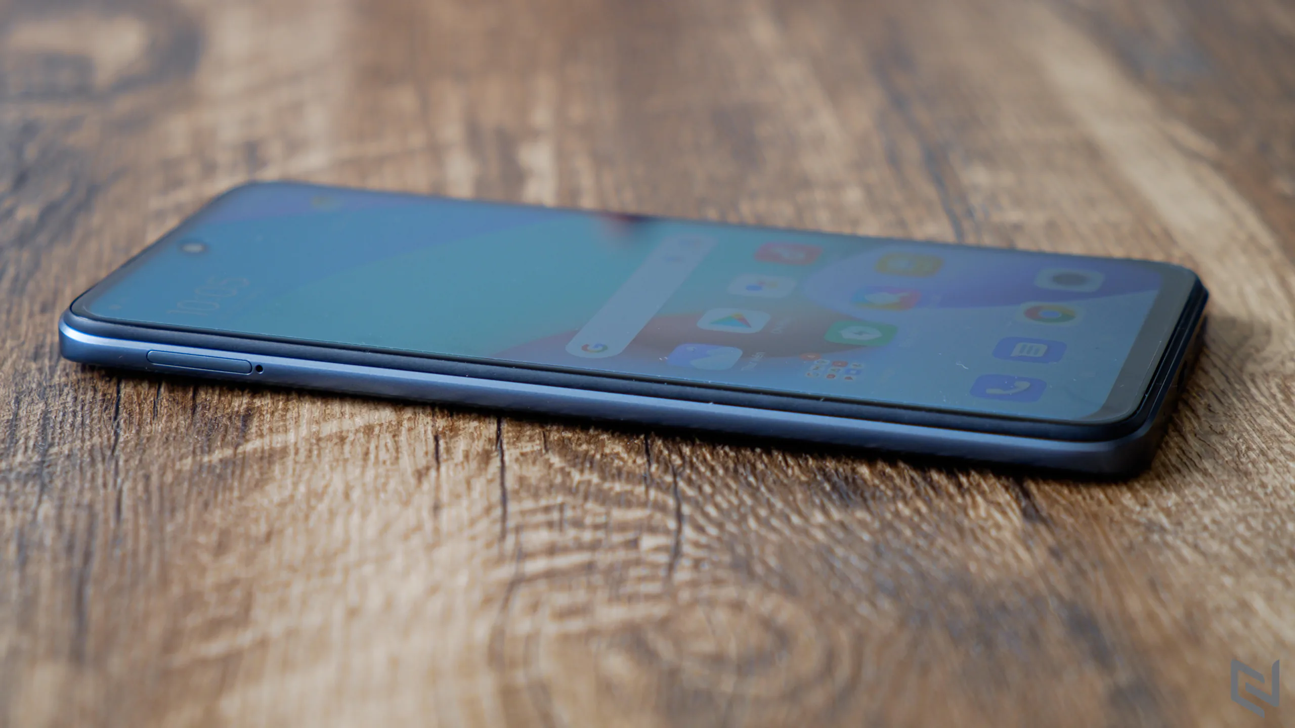 Mở hộp Xiaomi Redmi 10: Mặt lưng sang xịn mịn, camera 50MP cao cấp