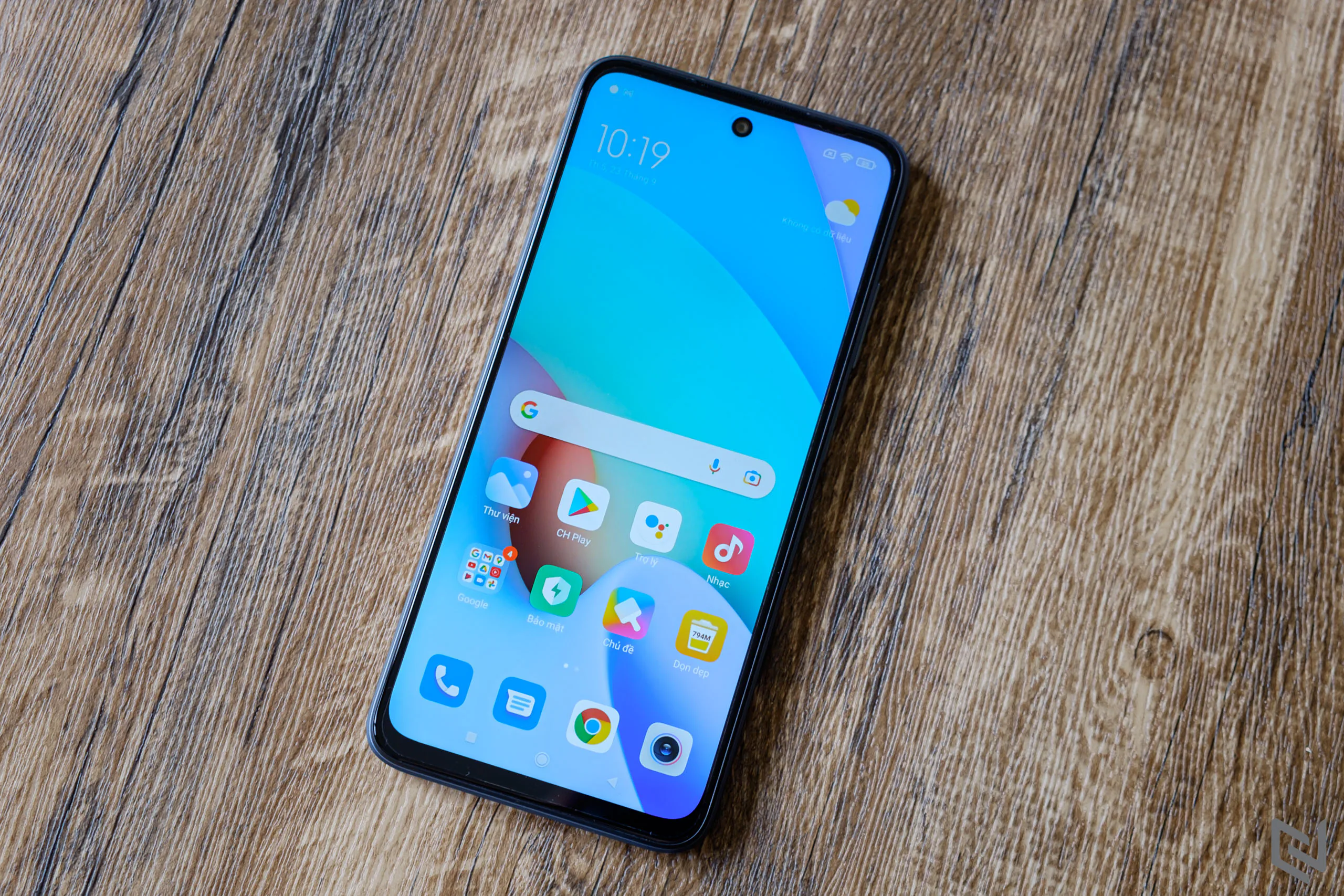 Mở hộp Xiaomi Redmi 10: Mặt lưng sang xịn mịn, camera 50MP cao cấp
