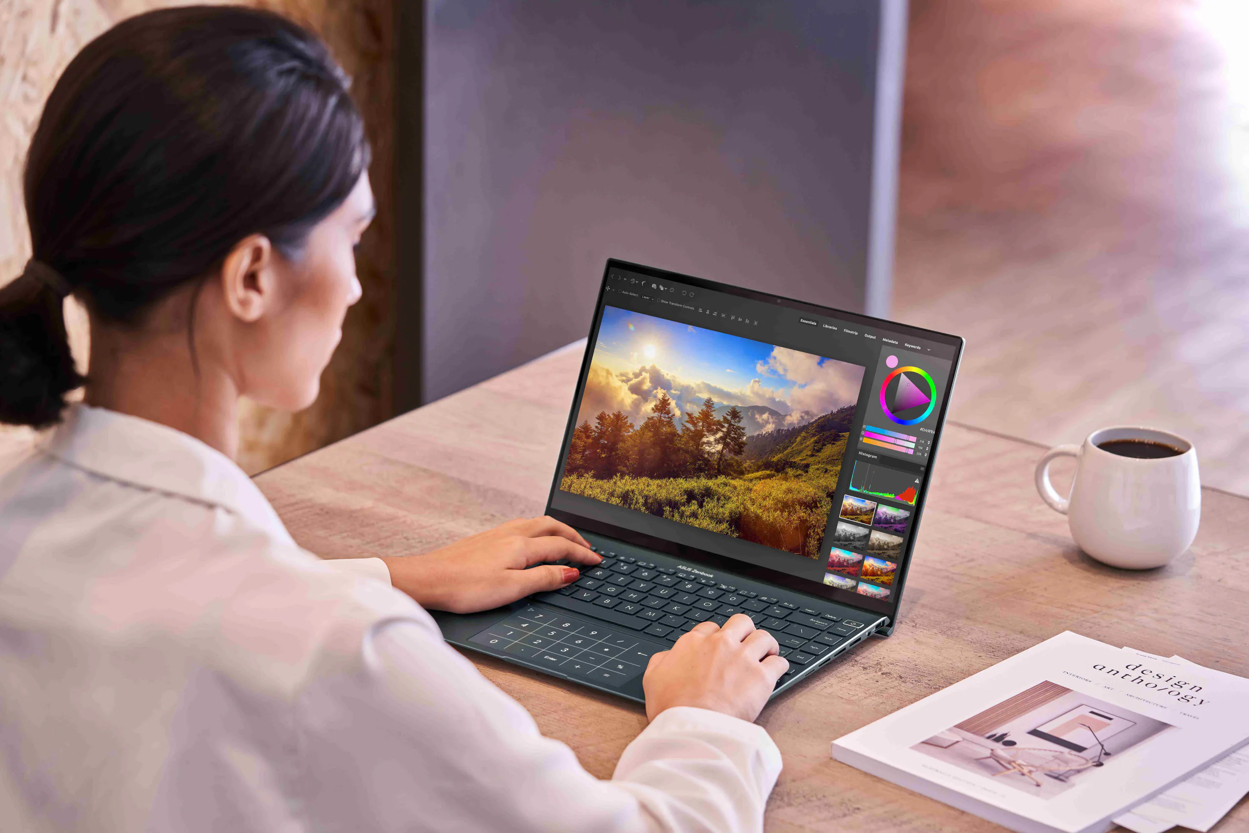 ASUS trình diễn dải sản phẩm toàn diện dùng màn hình OLED chạy Windows 11 dành cho nhà sáng tạo nội dung