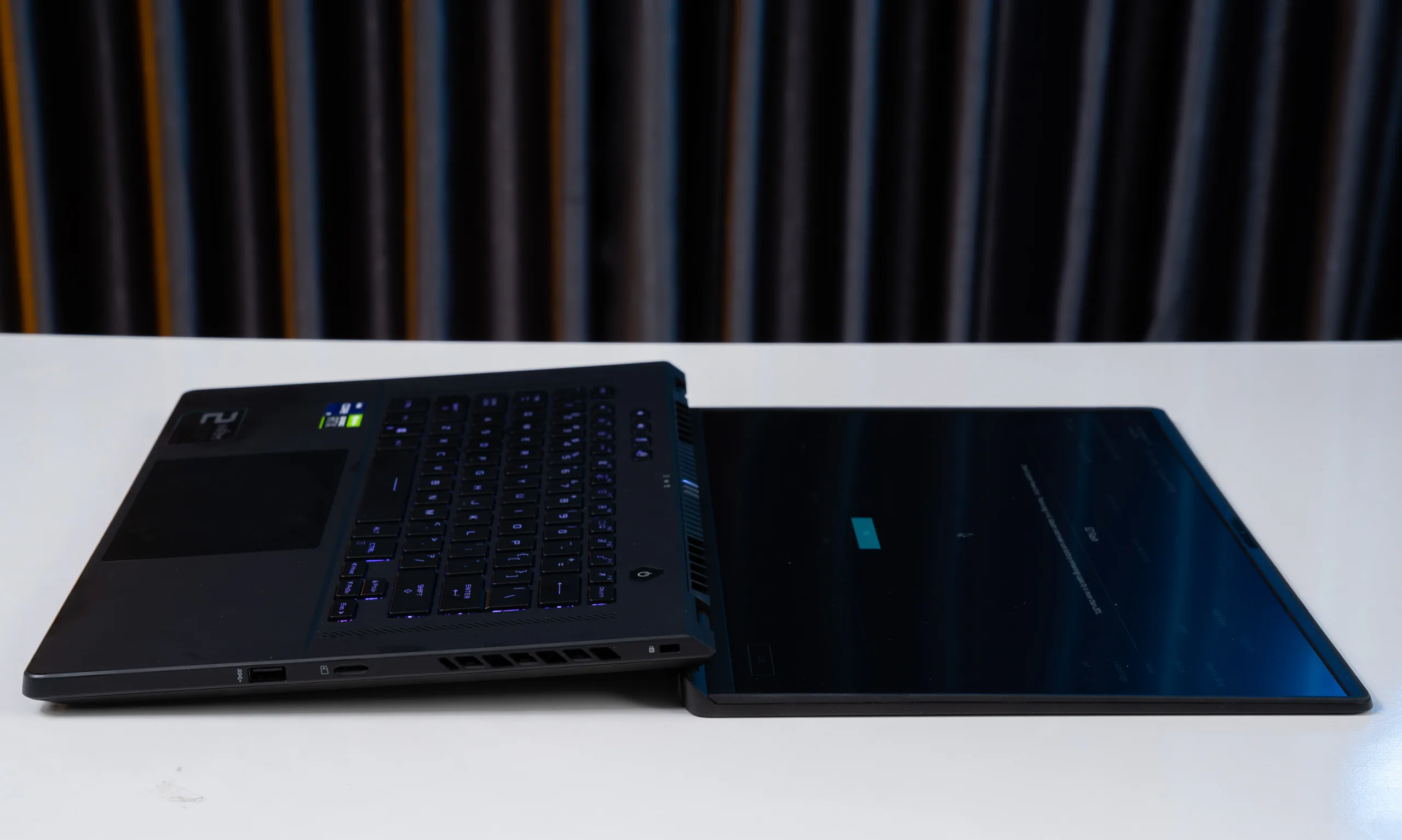 Trên tay ROG Zephyrus M16 siêu mỏng, siêu mạnh với bộ xử lý Intel thế hệ 11 mới