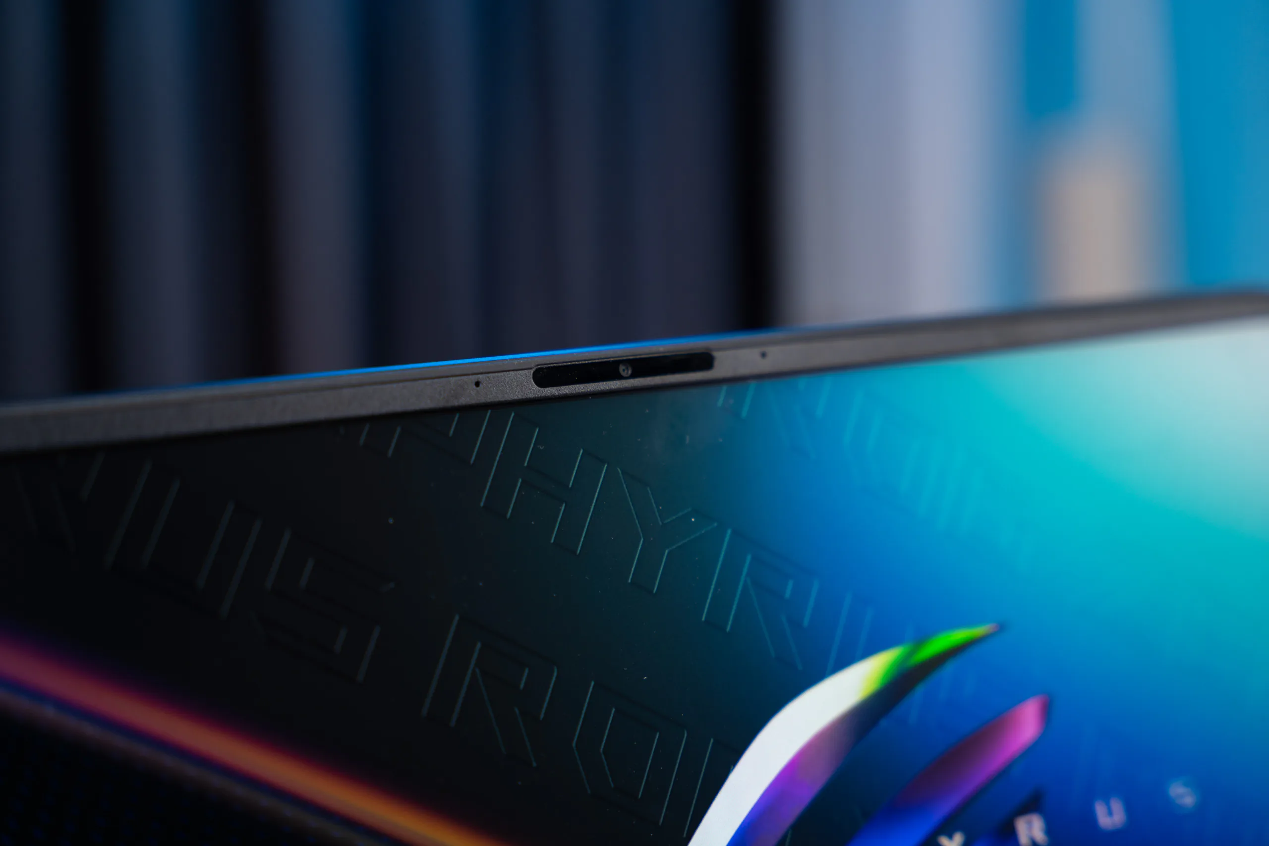Trên tay ROG Zephyrus M16 siêu mỏng, siêu mạnh với bộ xử lý Intel thế hệ 11 mới