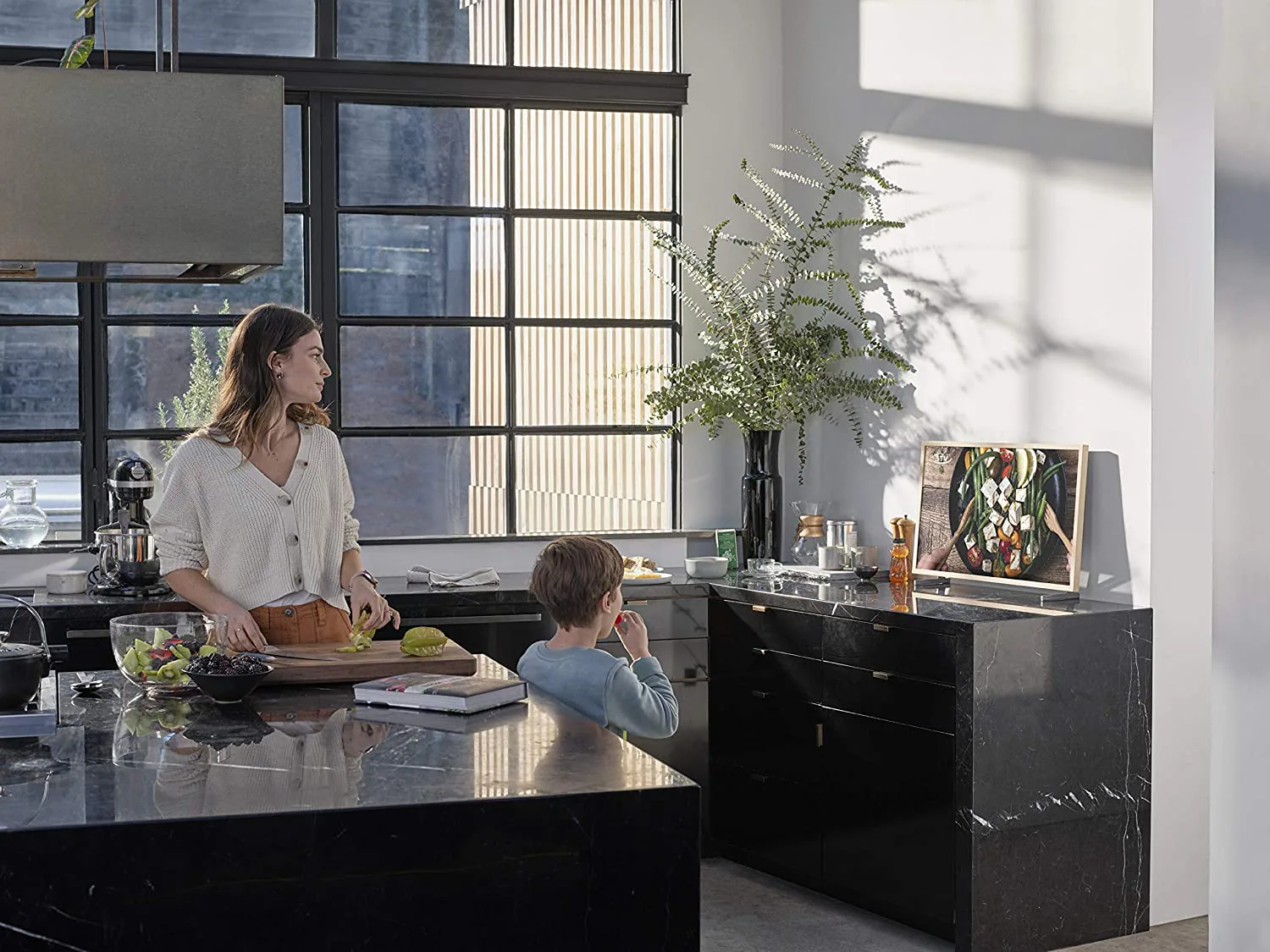 Samsung ra mắt TV The Frame MINI phiên bản đặc biệt, giá 18 triệu