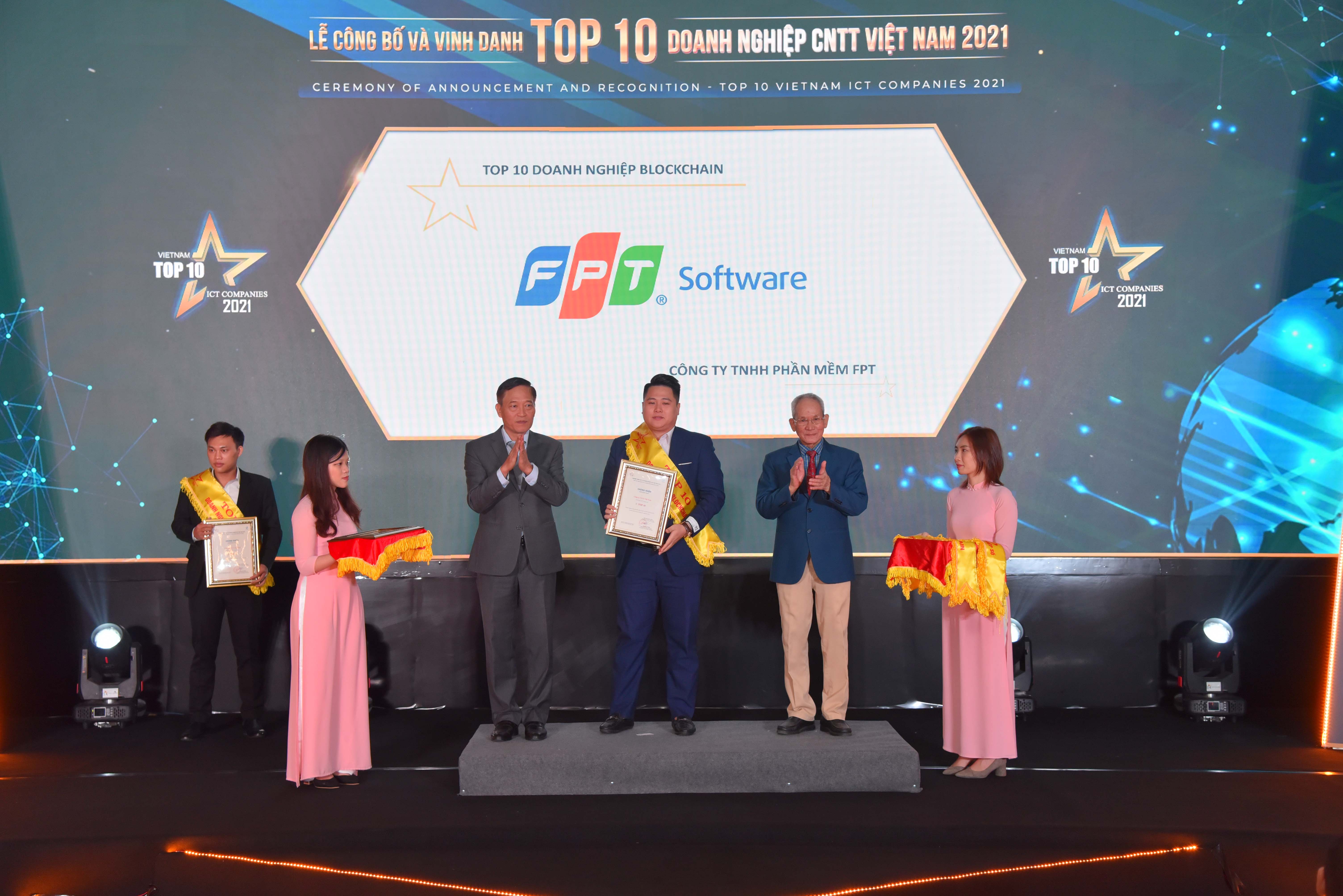 FPT giành 7 giải Top 10 doanh nghiệp CNTT Việt Nam 2021