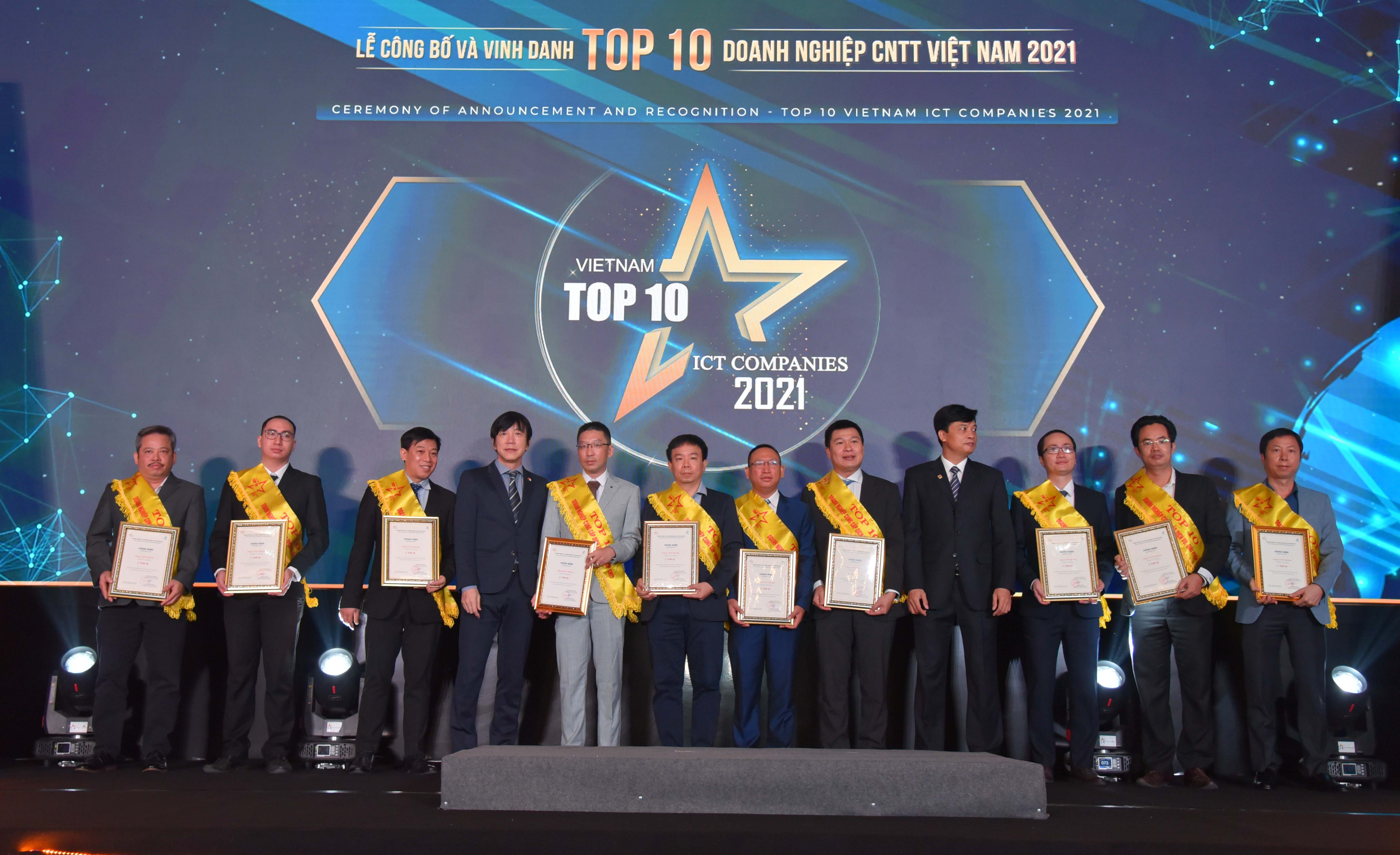 FPT giành 7 giải Top 10 doanh nghiệp CNTT Việt Nam 2021