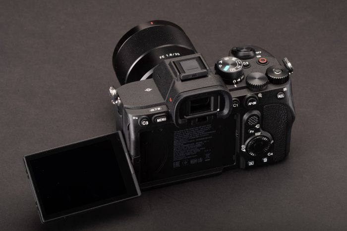 Sony ra mắt máy ảnh A7 IV với cảm biến 33MP và vi xử lý mới