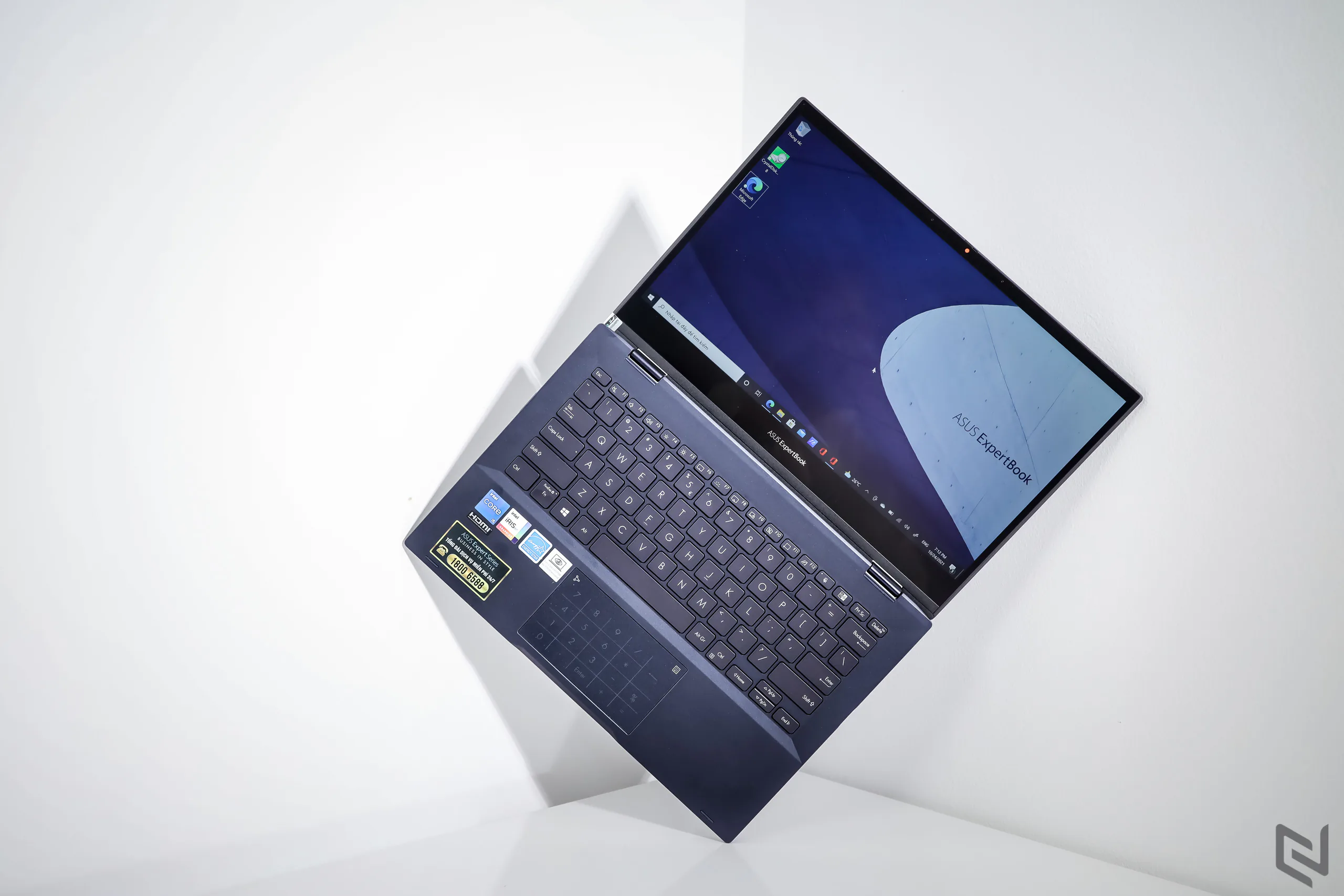 Trên tay laptop doanh nhân ASUS ExpertBook B5 Flip: Sự lựa chọn hoàn hảo cho nhu cầu công việc