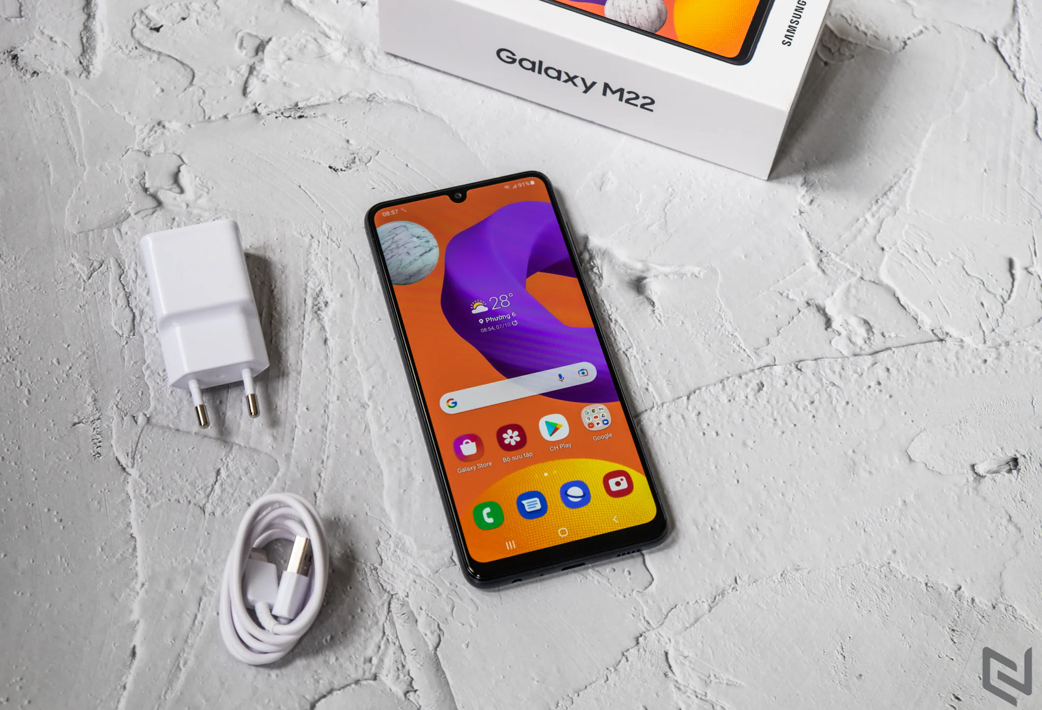 Mở hộp Samsung Galaxy M22: Màn hình đẹp, hiệu năng mạnh mẽ với màn hình tràn viền 90Hz