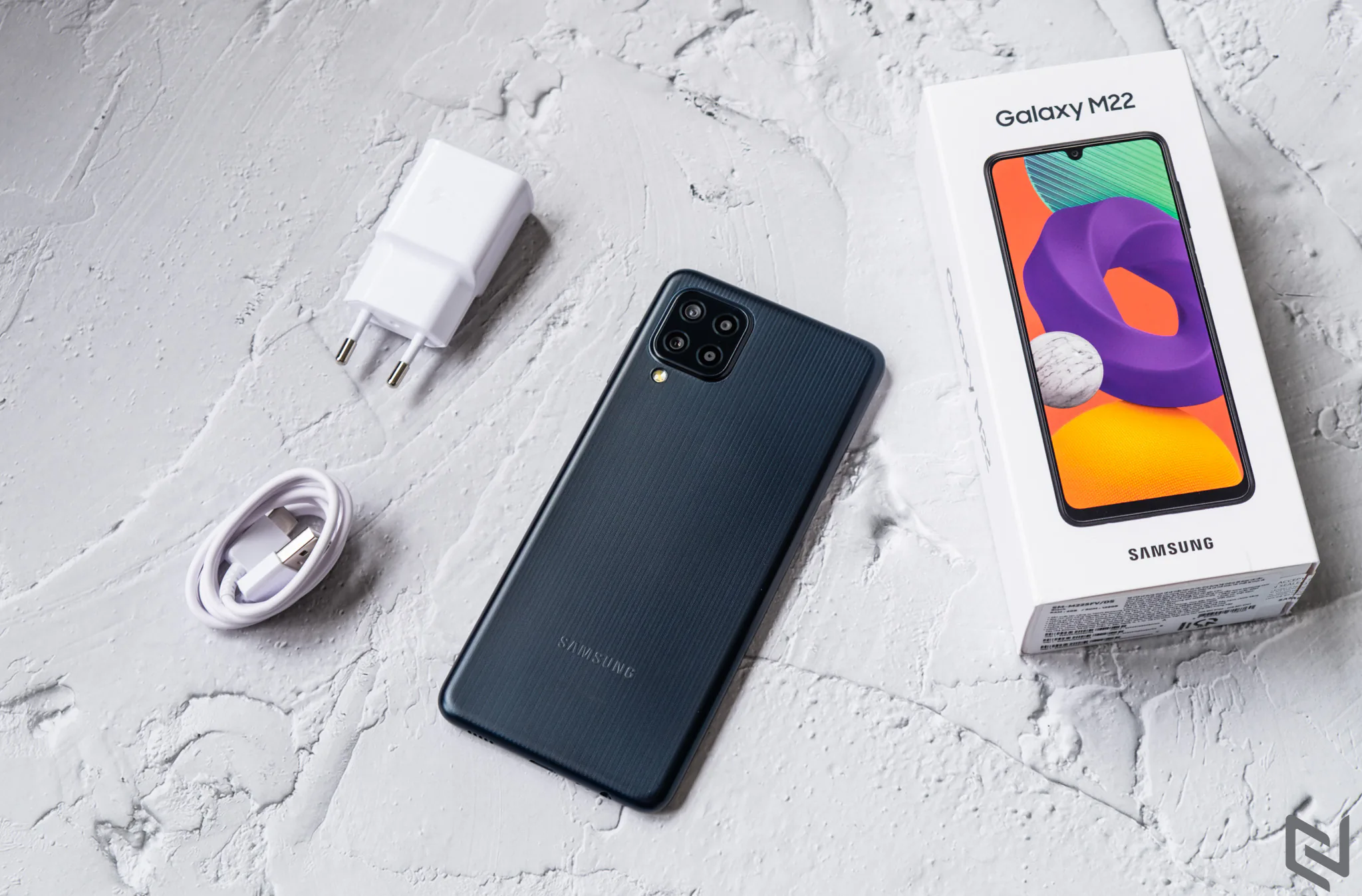 Mở hộp Samsung Galaxy M22: Màn hình đẹp, hiệu năng mạnh mẽ với màn hình tràn viền 90Hz