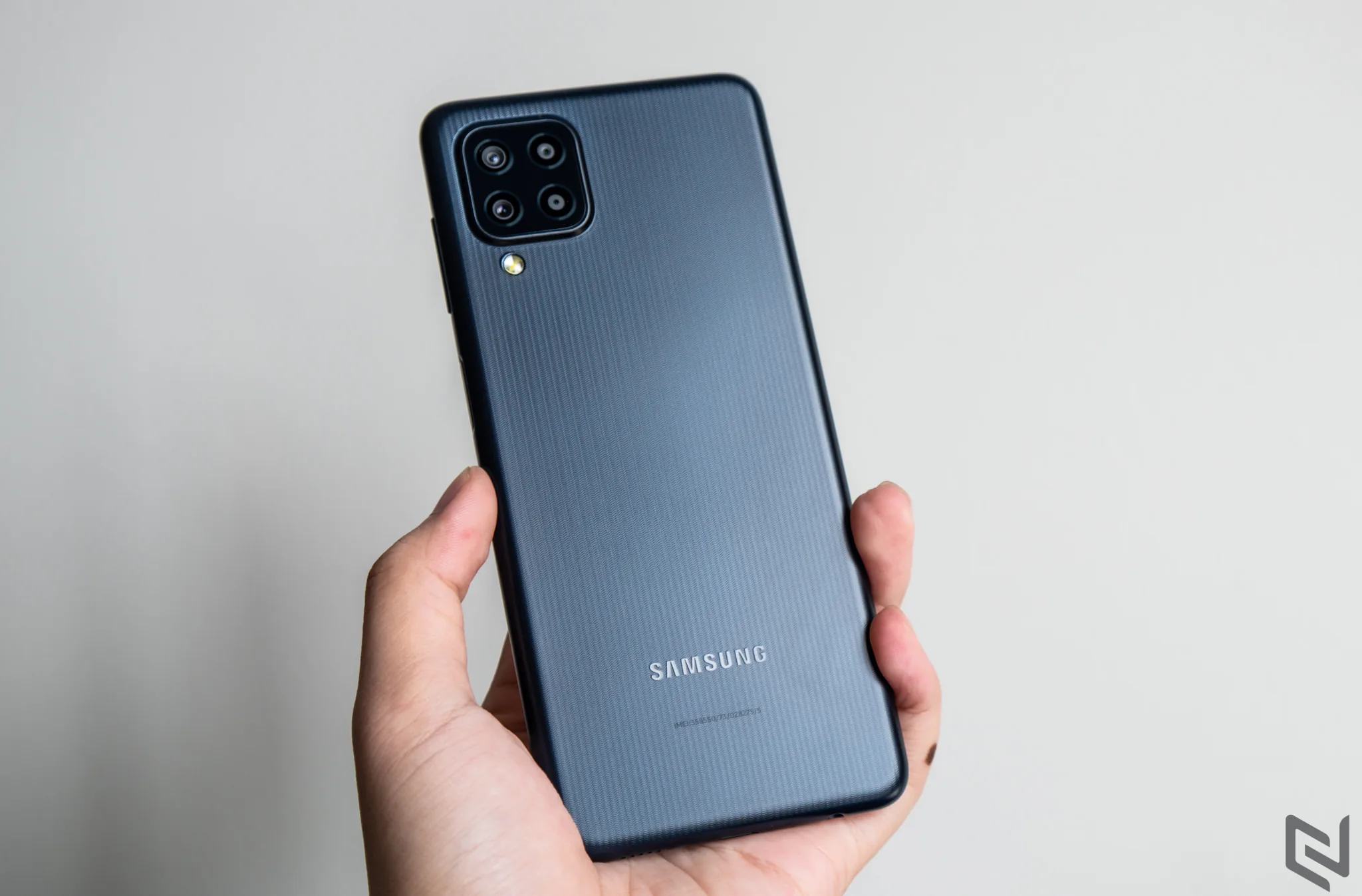 Mở hộp Samsung Galaxy M22: Màn hình đẹp, hiệu năng mạnh mẽ với màn hình tràn viền 90Hz