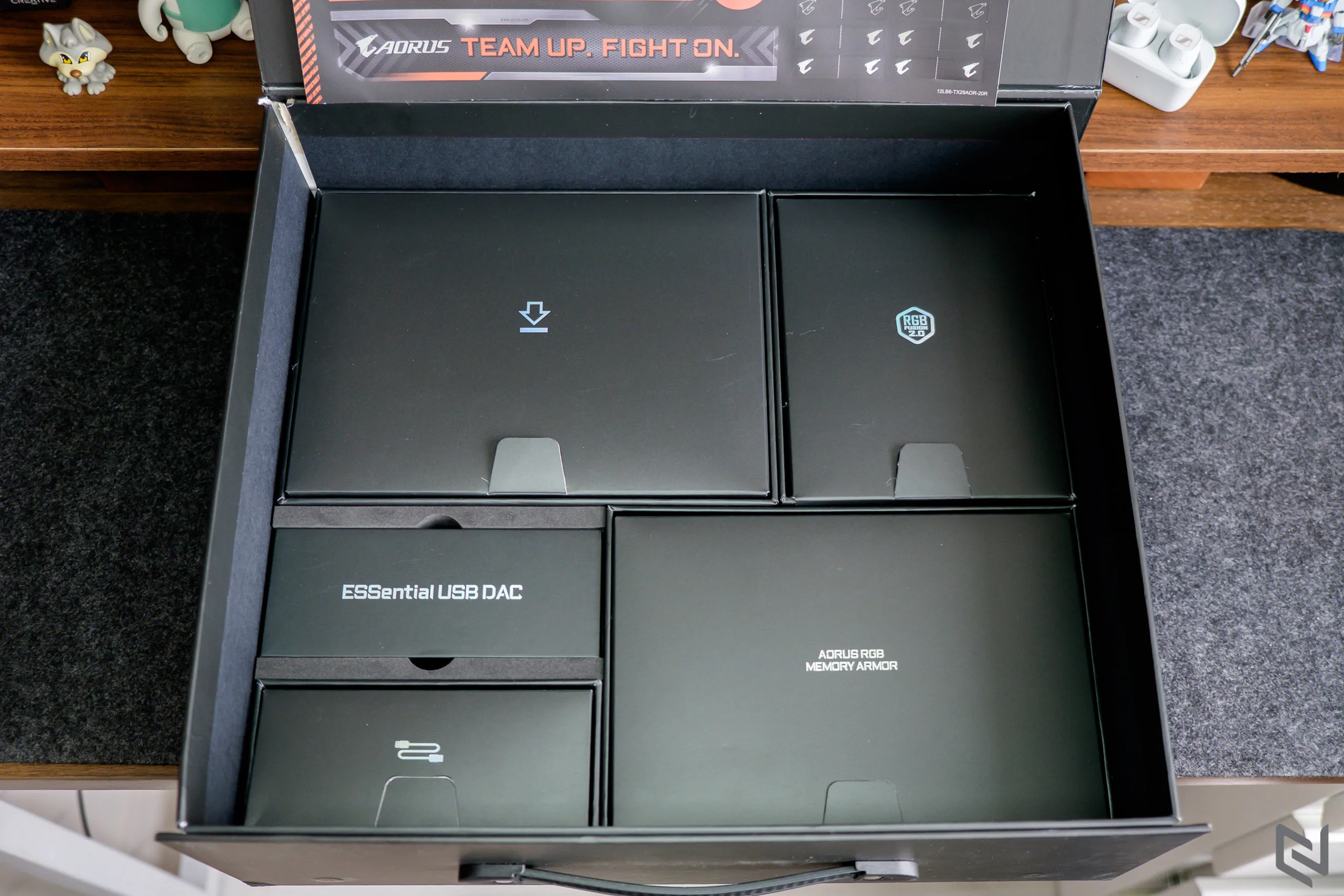 Mở hộp và trên tay bo mạch chủ Z690 AORUS XTREME từ GIGABYTE: Hỗ trợ Intel Core 12th mới nhất, tối thượng đúng nghĩa với dàn giáp chắc nịch