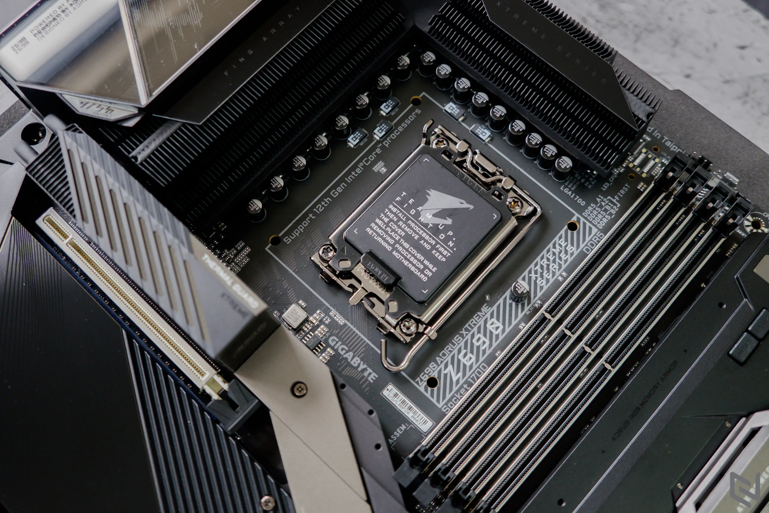Mở hộp và trên tay bo mạch chủ Z690 AORUS XTREME từ GIGABYTE: Hỗ trợ Intel Core 12th mới nhất, tối thượng đúng nghĩa với dàn giáp chắc nịch