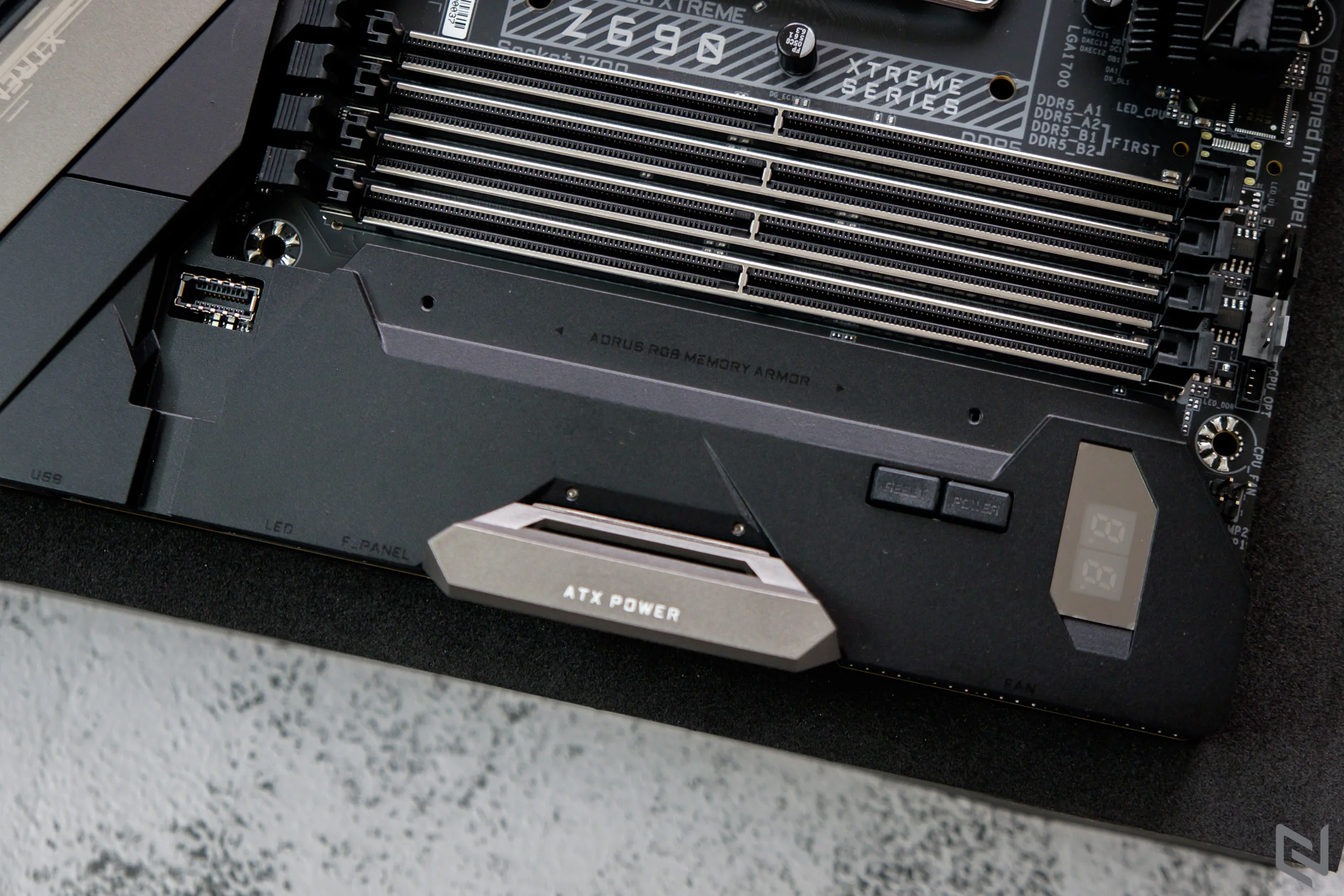 Mở hộp và trên tay bo mạch chủ Z690 AORUS XTREME từ GIGABYTE: Hỗ trợ Intel Core 12th mới nhất, tối thượng đúng nghĩa với dàn giáp chắc nịch