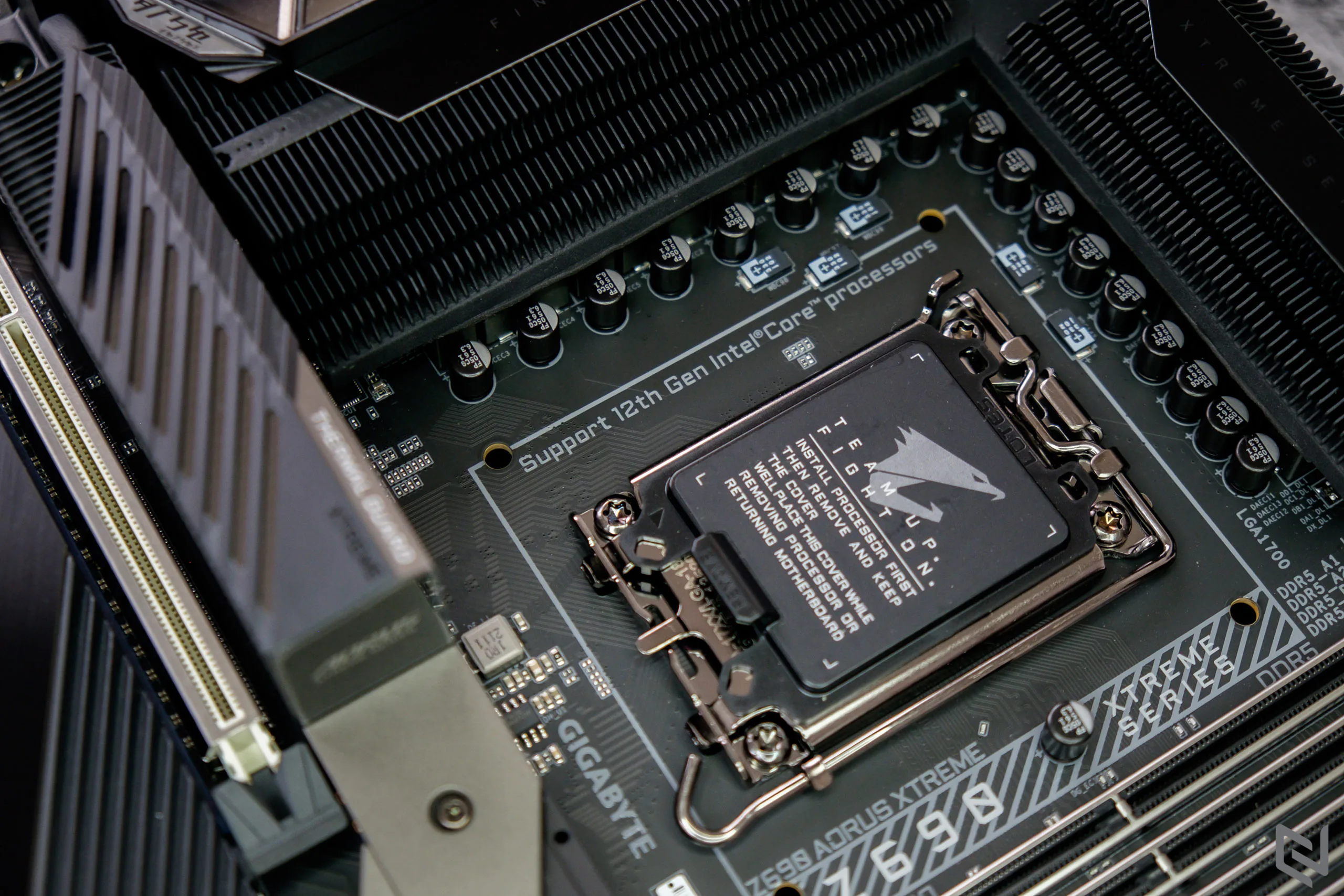 Mở hộp và trên tay bo mạch chủ Z690 AORUS XTREME từ GIGABYTE: Hỗ trợ Intel Core 12th mới nhất, tối thượng đúng nghĩa với dàn giáp chắc nịch