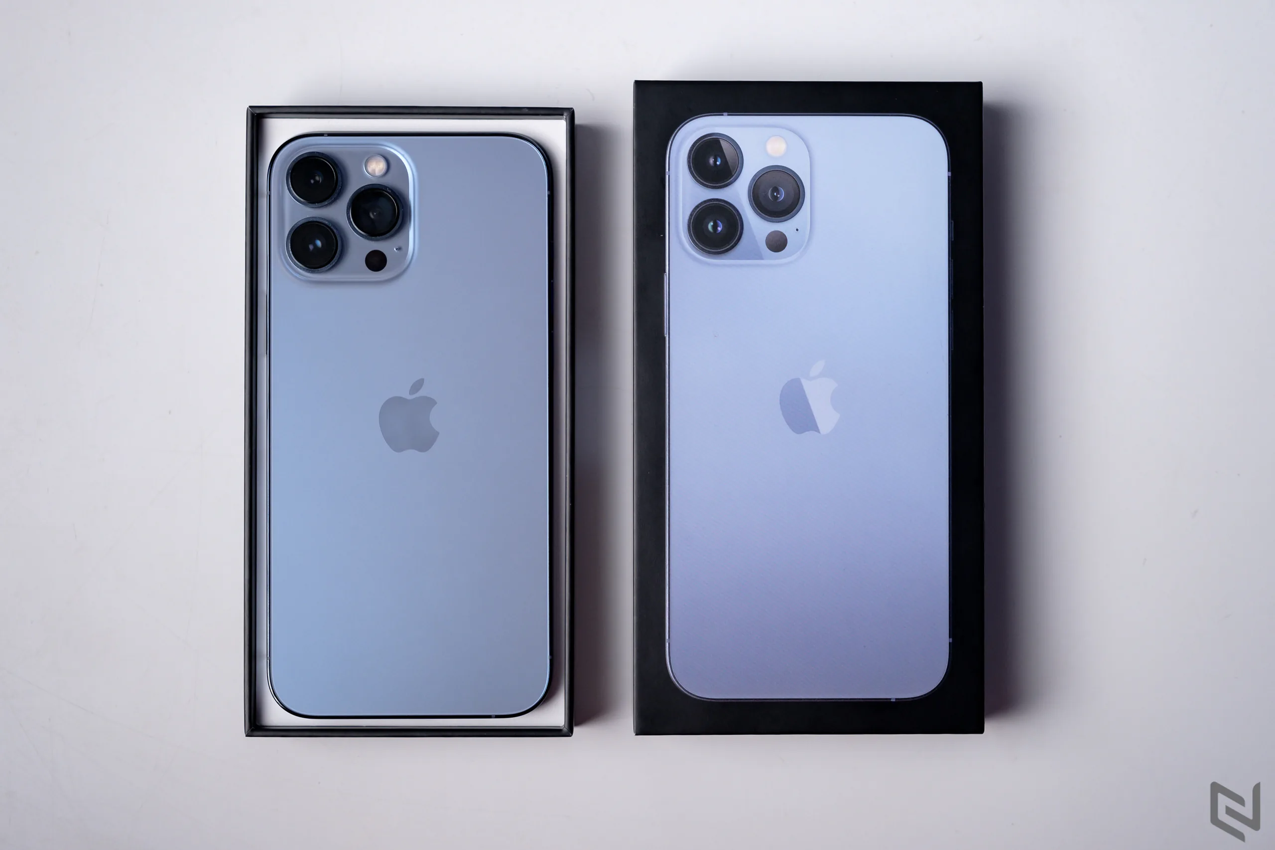 Mở hộp iPhone 13 Pro Max VN/A chính hãng CellphoneS màu Sierra Blue