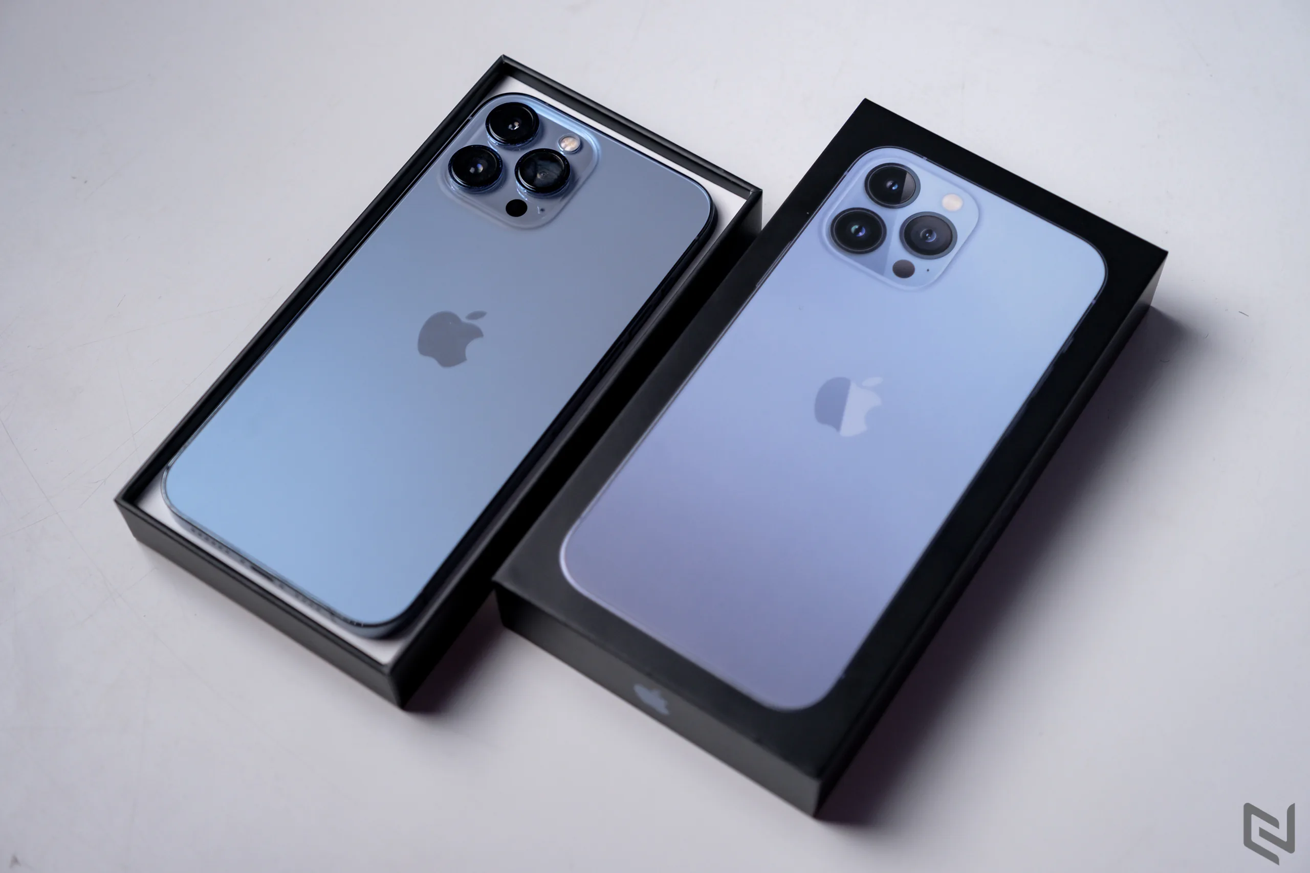 Giữa ‘cơn sốt’ hàng hóa, FPT Shop về thêm 10,000 iPhone 13 series chính hãng phục vụ khách hàng đặt cọc