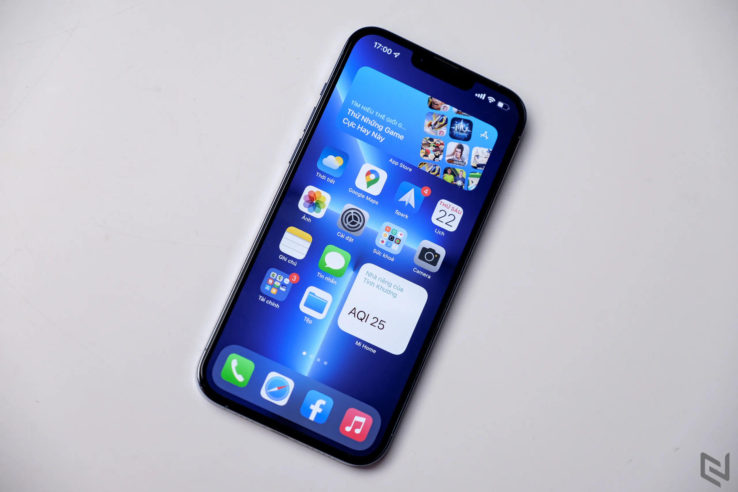 iPhone đầu tiên với màn hình toàn diện có thể ra mắt vào năm 2024