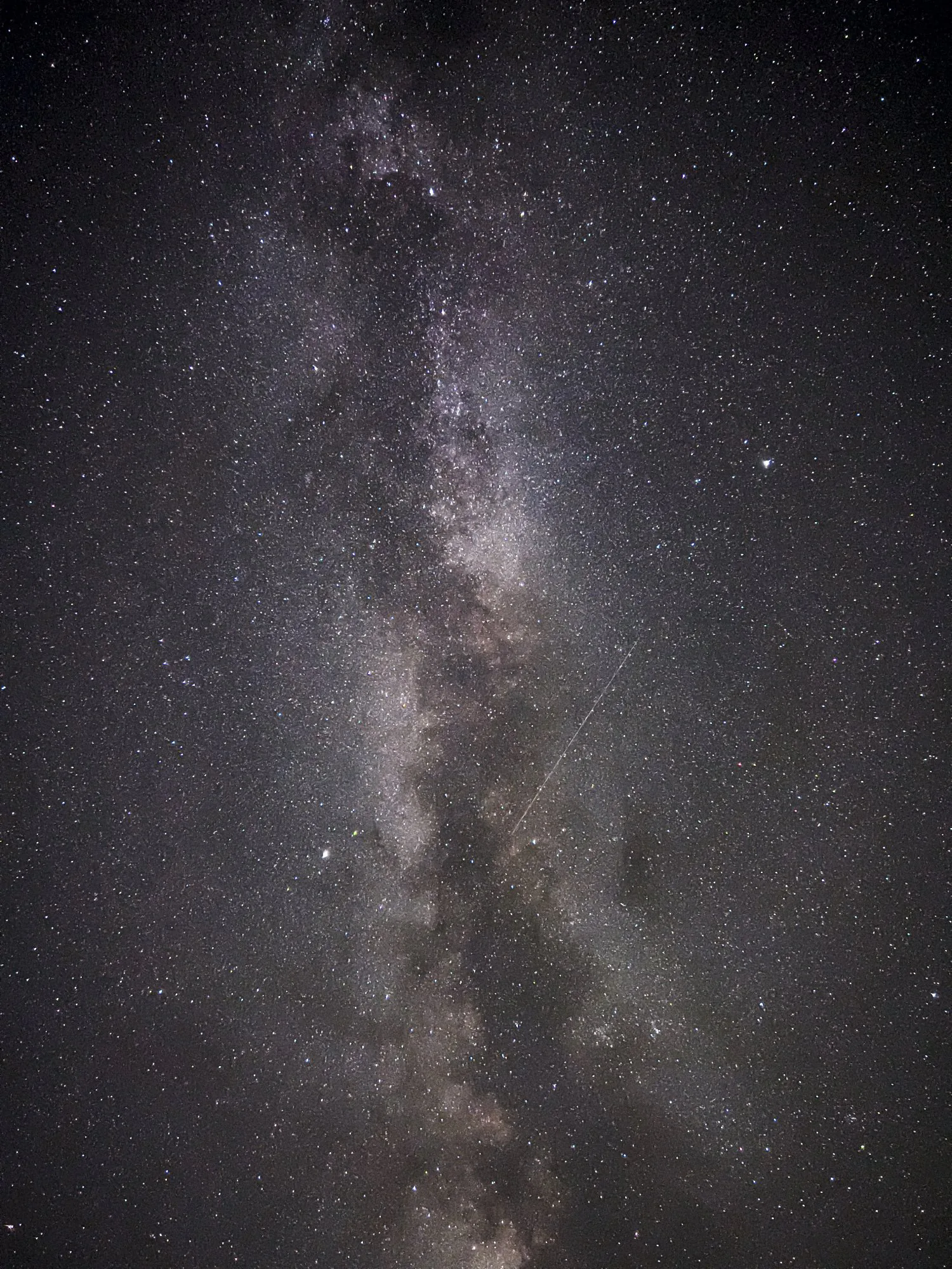 Cùng xem loạt ảnh Milky Way được chụp bởi iPhone 13 Pro Max