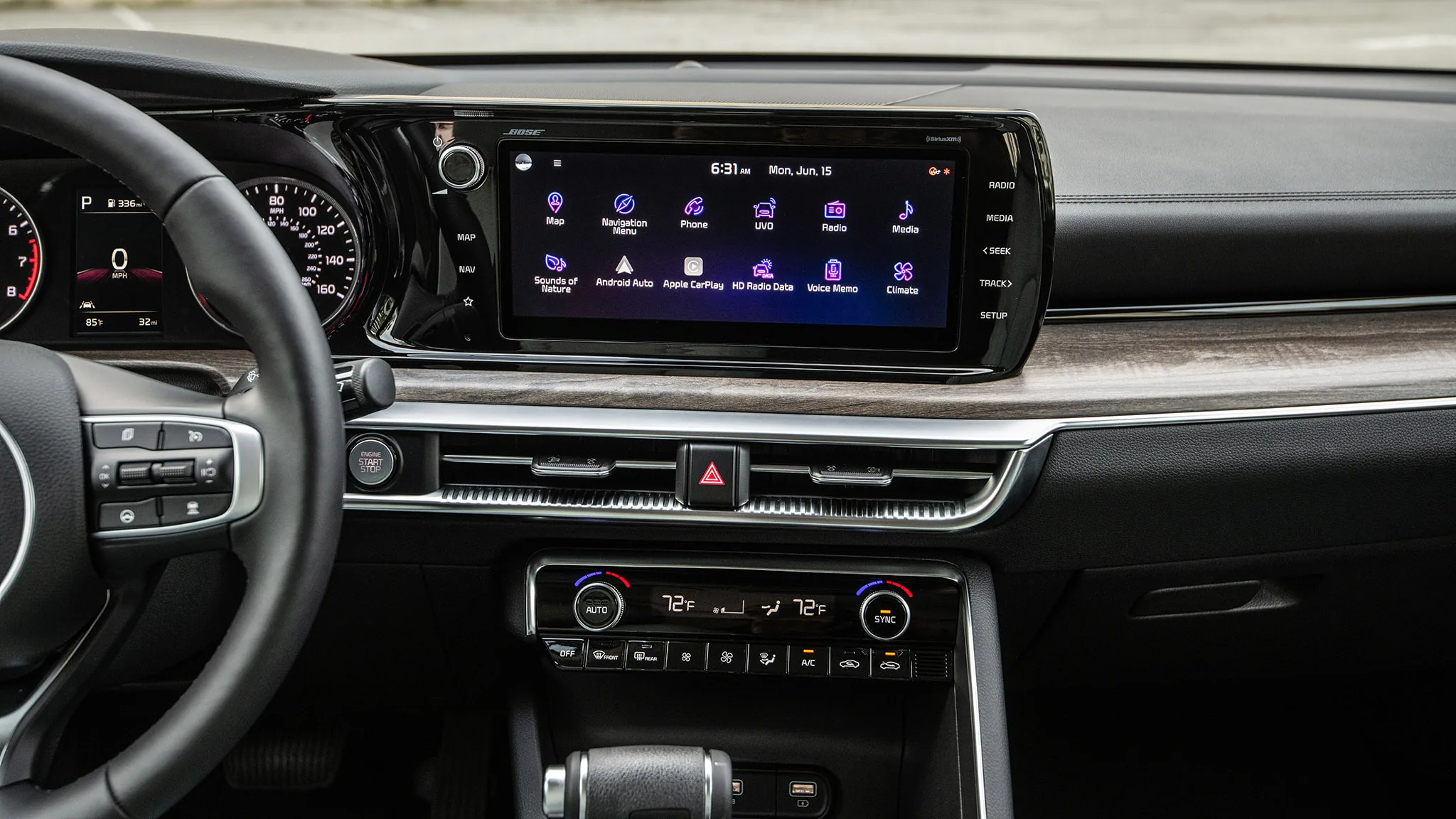 KIA Việt Nam bắt đầu nhận đặt trước Sonet và K5 2022, dự kiến giao xe vào tháng 11
