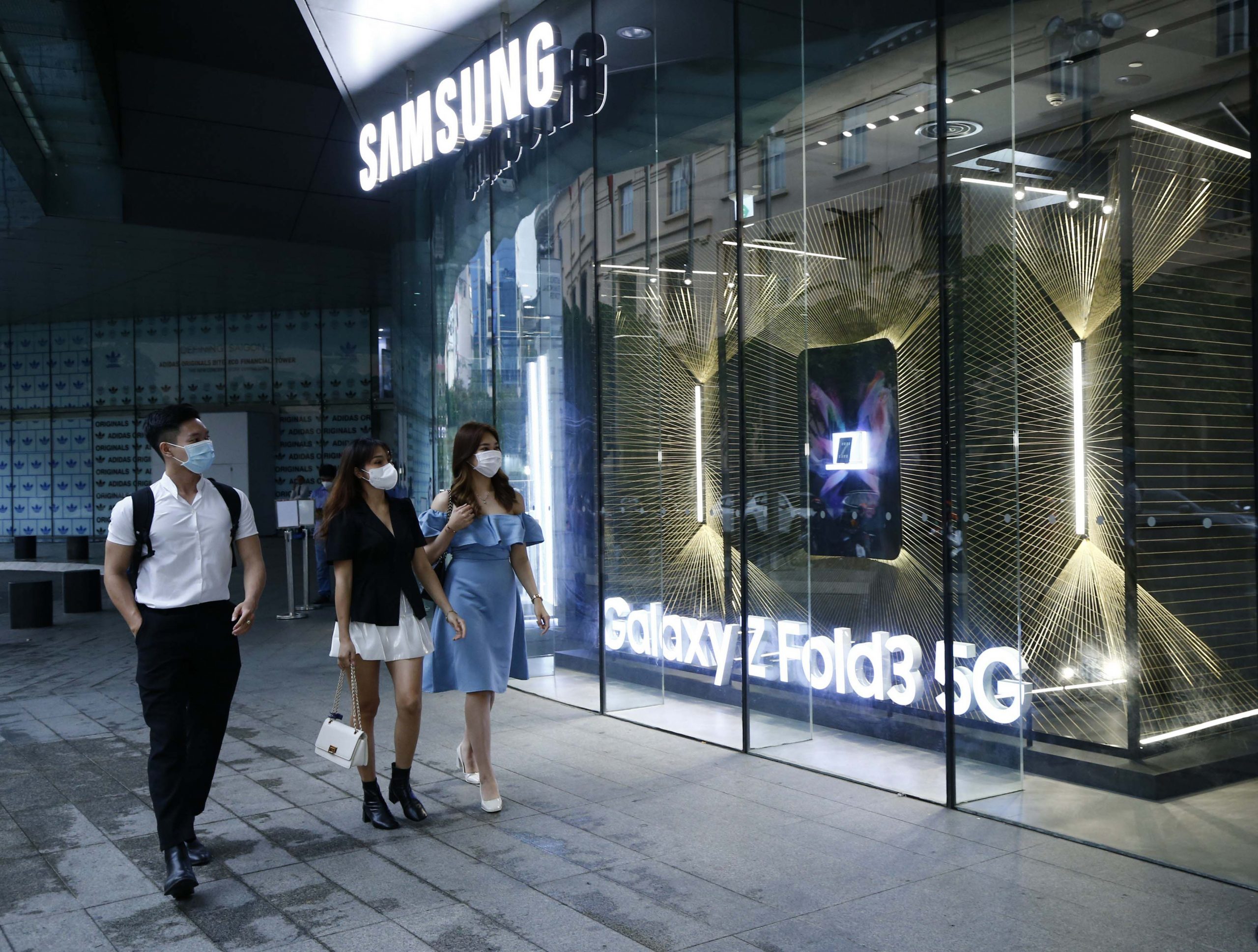 Samsung chính thức giao 10,000 đơn hàng Galaxy Z Fold3, Z Flip3 với hoạt động thú vị tại Samsung68 và chuỗi cửa hàng trải nghiệm