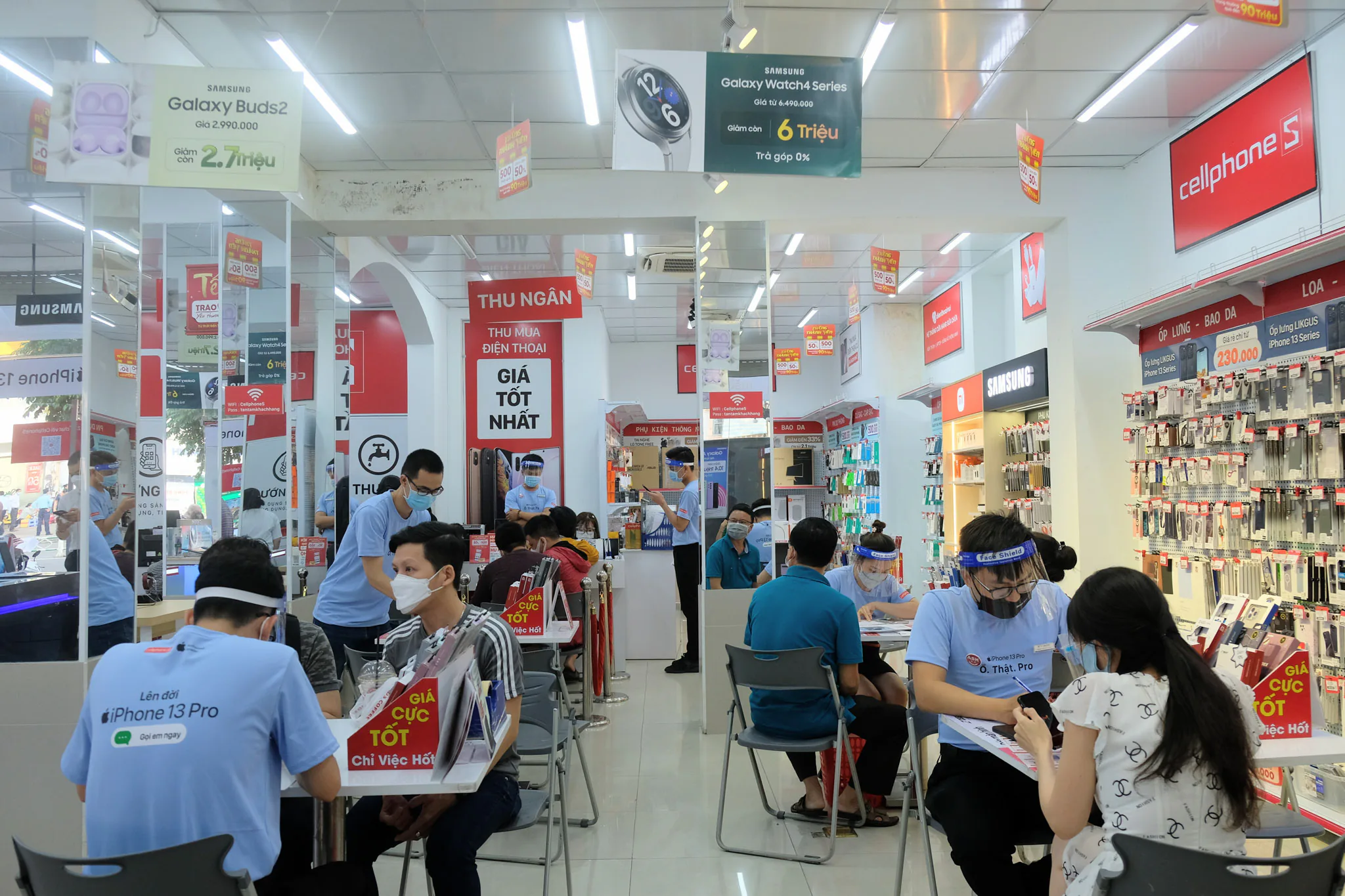 CellphoneS mở bán iPhone 13 chính hãng tại thị trường Việt Nam