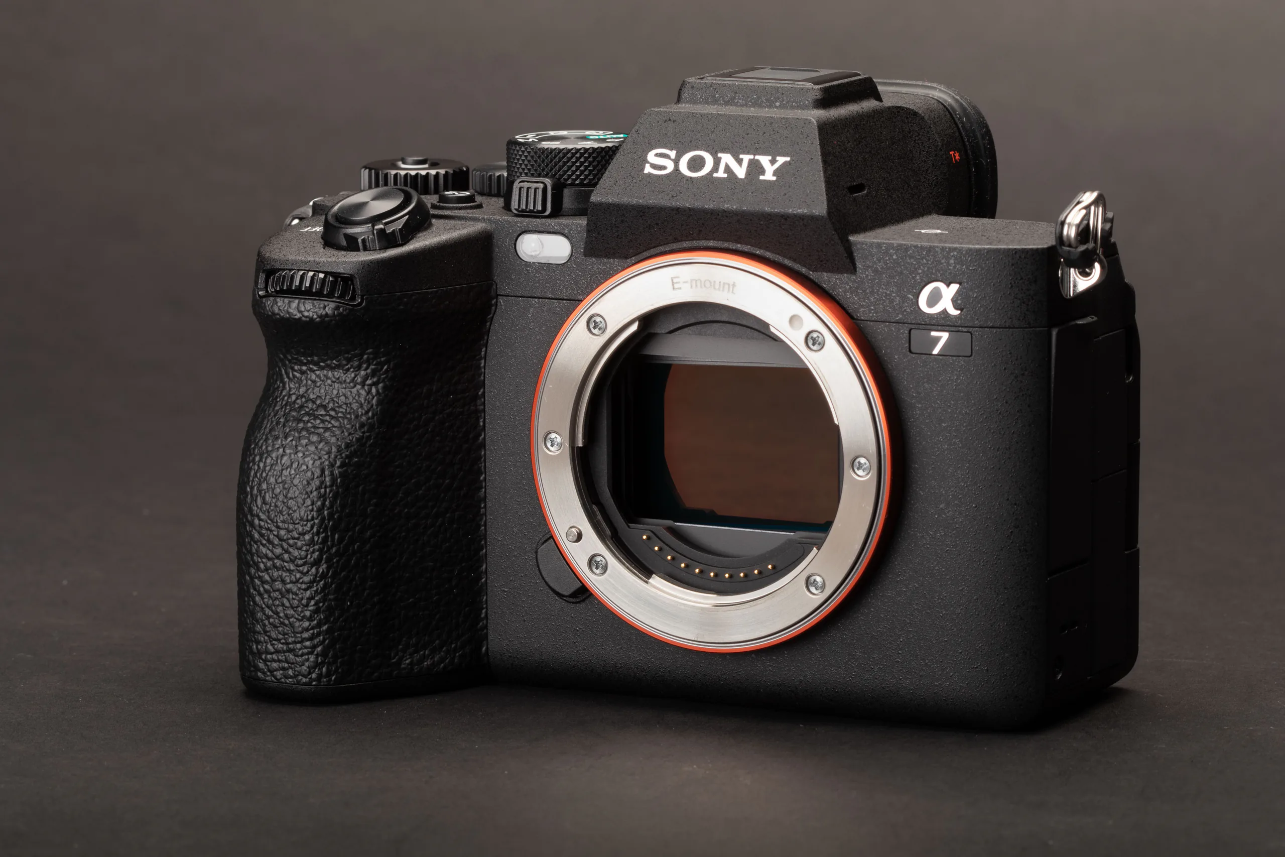 Sony ra mắt máy ảnh A7 IV với cảm biến 33MP và vi xử lý mới