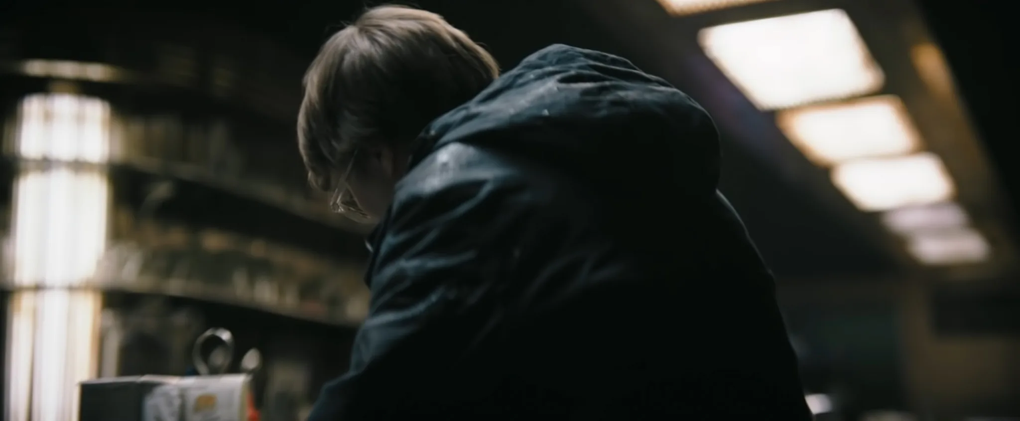 Warner Bros. tung trailer The Batman với loạt kẻ thù đáng gờm The Riddle, Mr. Penguin