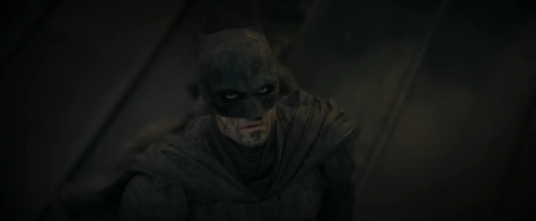 Warner Bros. tung trailer The Batman với loạt kẻ thù đáng gờm The Riddle, Mr. Penguin