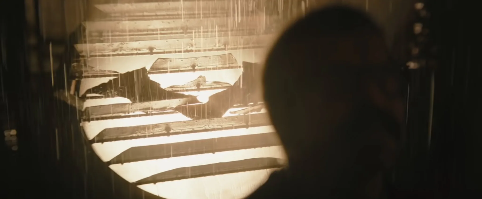 Warner Bros. tung trailer The Batman với loạt kẻ thù đáng gờm The Riddle, Mr. Penguin