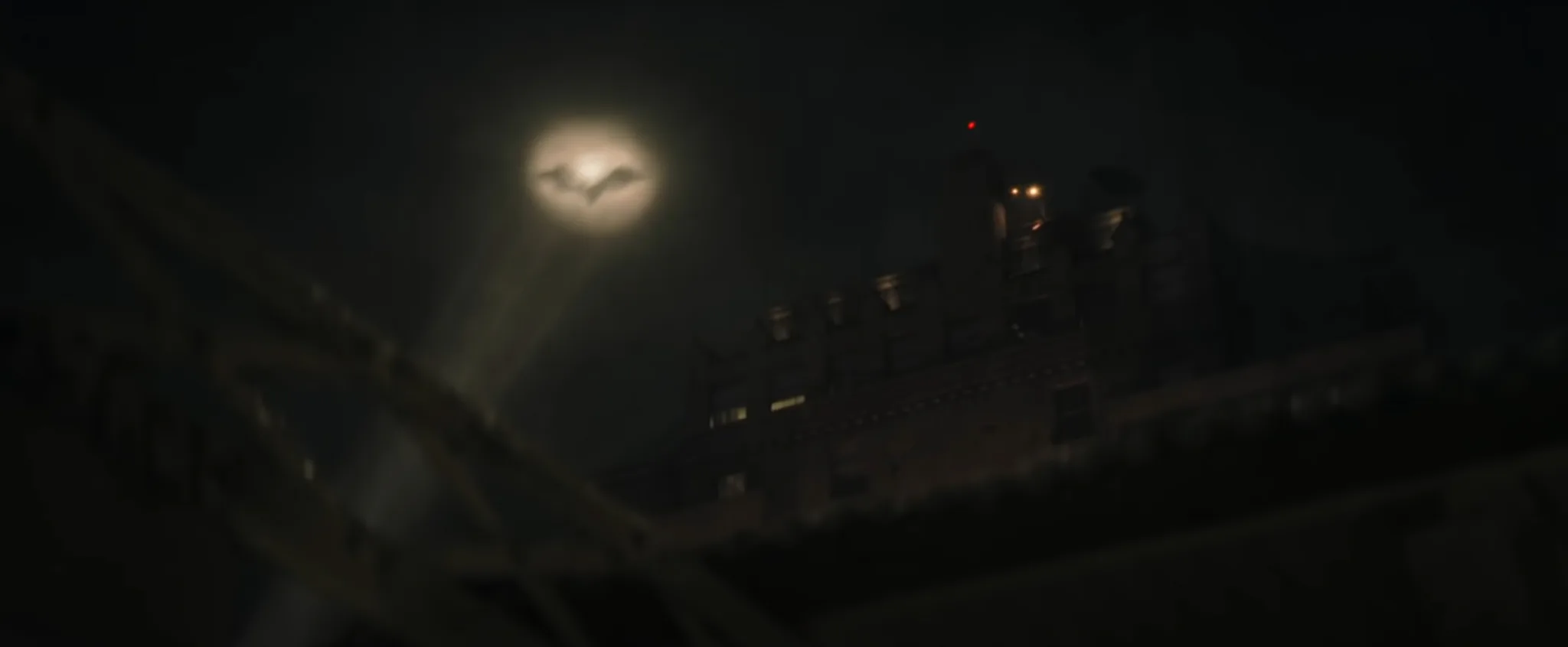 Warner Bros. tung trailer The Batman với loạt kẻ thù đáng gờm The Riddle, Mr. Penguin