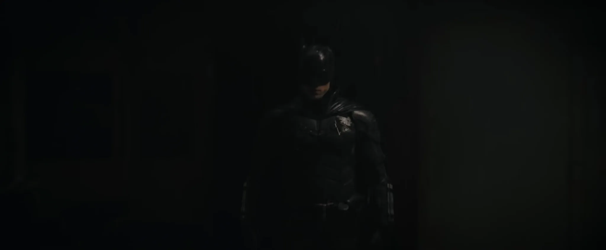 Warner Bros. tung trailer The Batman với loạt kẻ thù đáng gờm The Riddle, Mr. Penguin