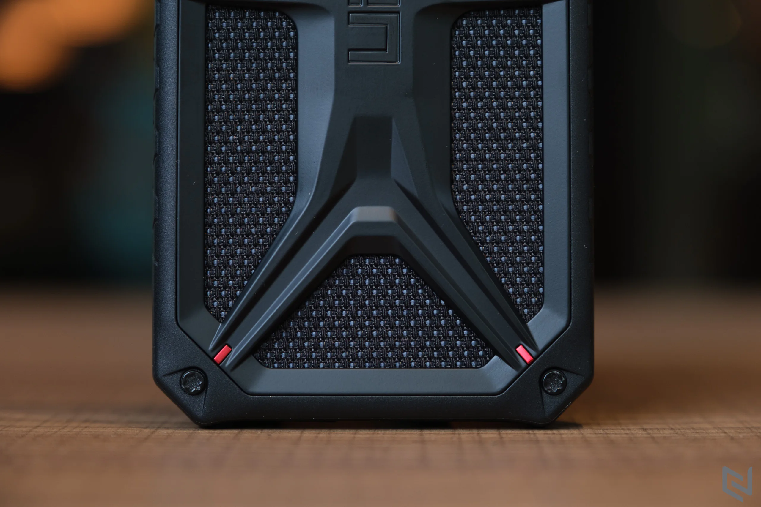 Trên tay ốp lưng UAG iPhone 13 Pro Max Monarch Kevlar, chiếc ốp lưng cực xịn giá 1,700,000 VND