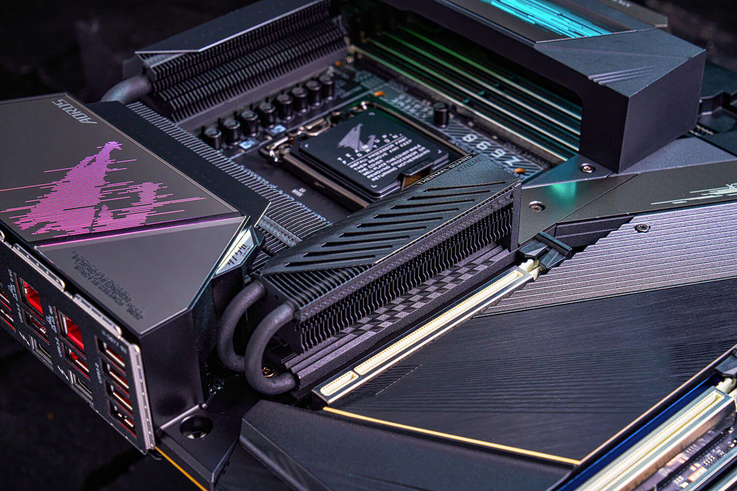 GIGABYTE ra mắt bo mạch chủ Z690 AORUS