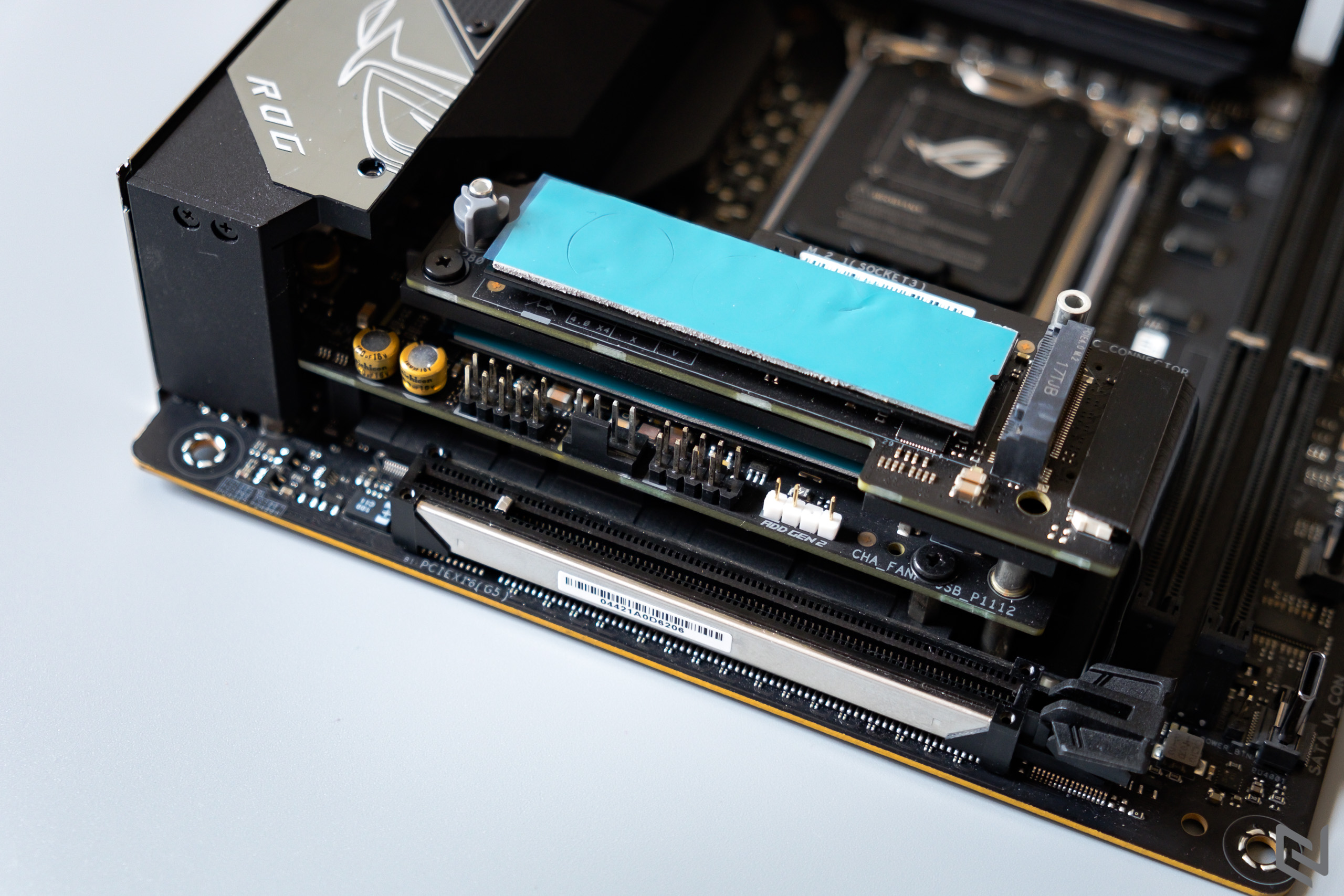 Chiêm ngưỡng ASUS ROG STRIX Z690-I GAMING WIFI, bo mạch chủ Mini ITX nhỏ nhưng hỗ trợ Intel Core 12th và DDR5