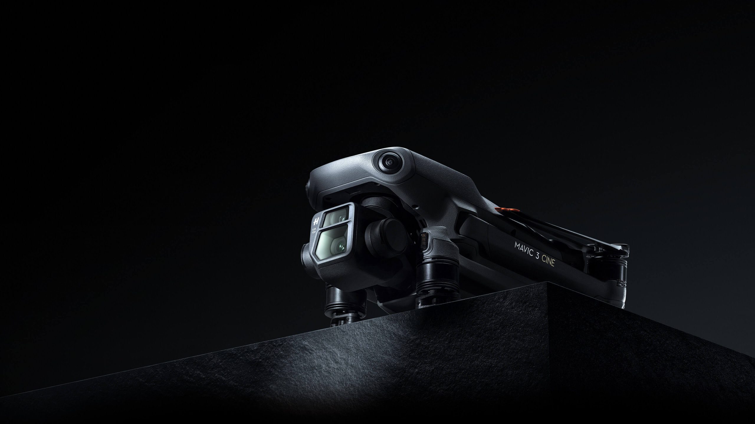 DJI ra mắt Mavic 3 mới cải tiến camera, thêm các tính năng an toàn và cải thiện thời gian bay