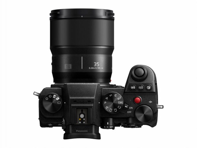 Panasonic ra mắt ống kính một tiêu cự tiêu chuẩn Lumix S 35mm F1.8