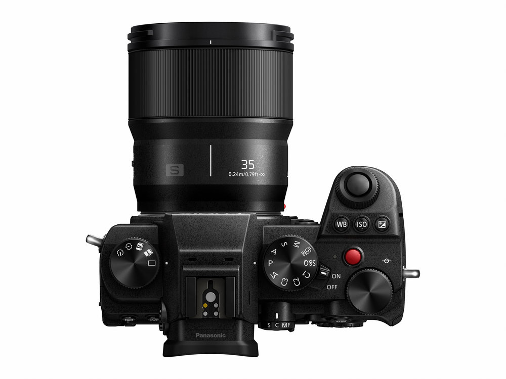 Panasonic ra mắt ống kính một tiêu cự tiêu chuẩn Lumix S 35mm F1.8