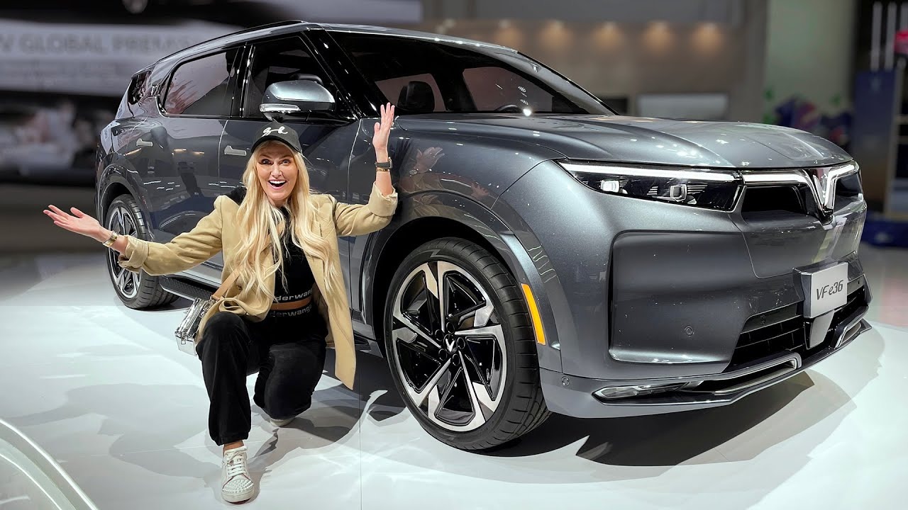 YouTuber Supercar Bondie dành không ít lời khen cho cặp đôi VinFast VF trình diễn tại Auto Show Los Angeles