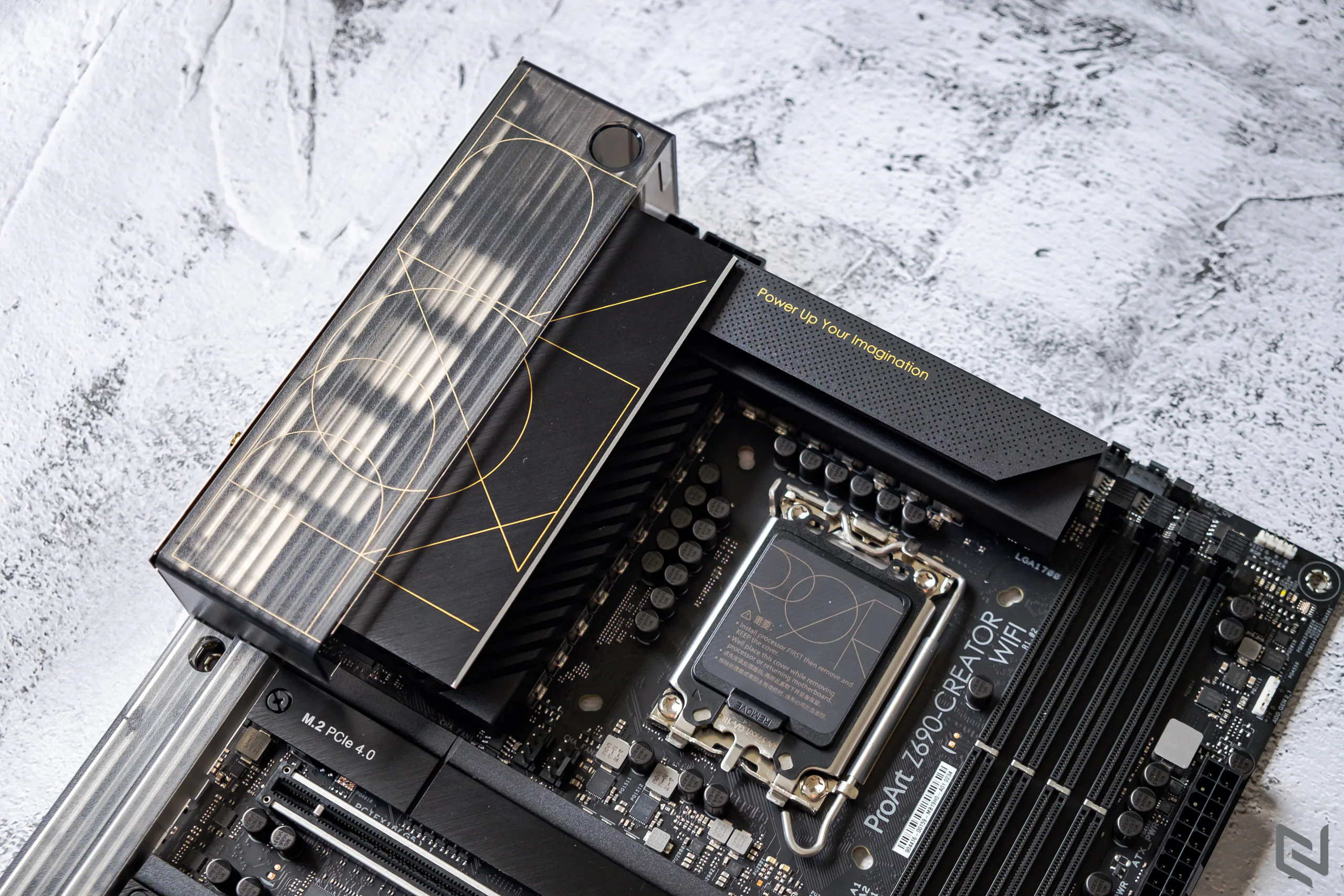 Mở hộp bo mạch chủ ASUS ProArt Z690-CREATOR WIFI: Đơn giản nhưng không hề tầm thường, dành cho các nhà sáng tạo nội dung